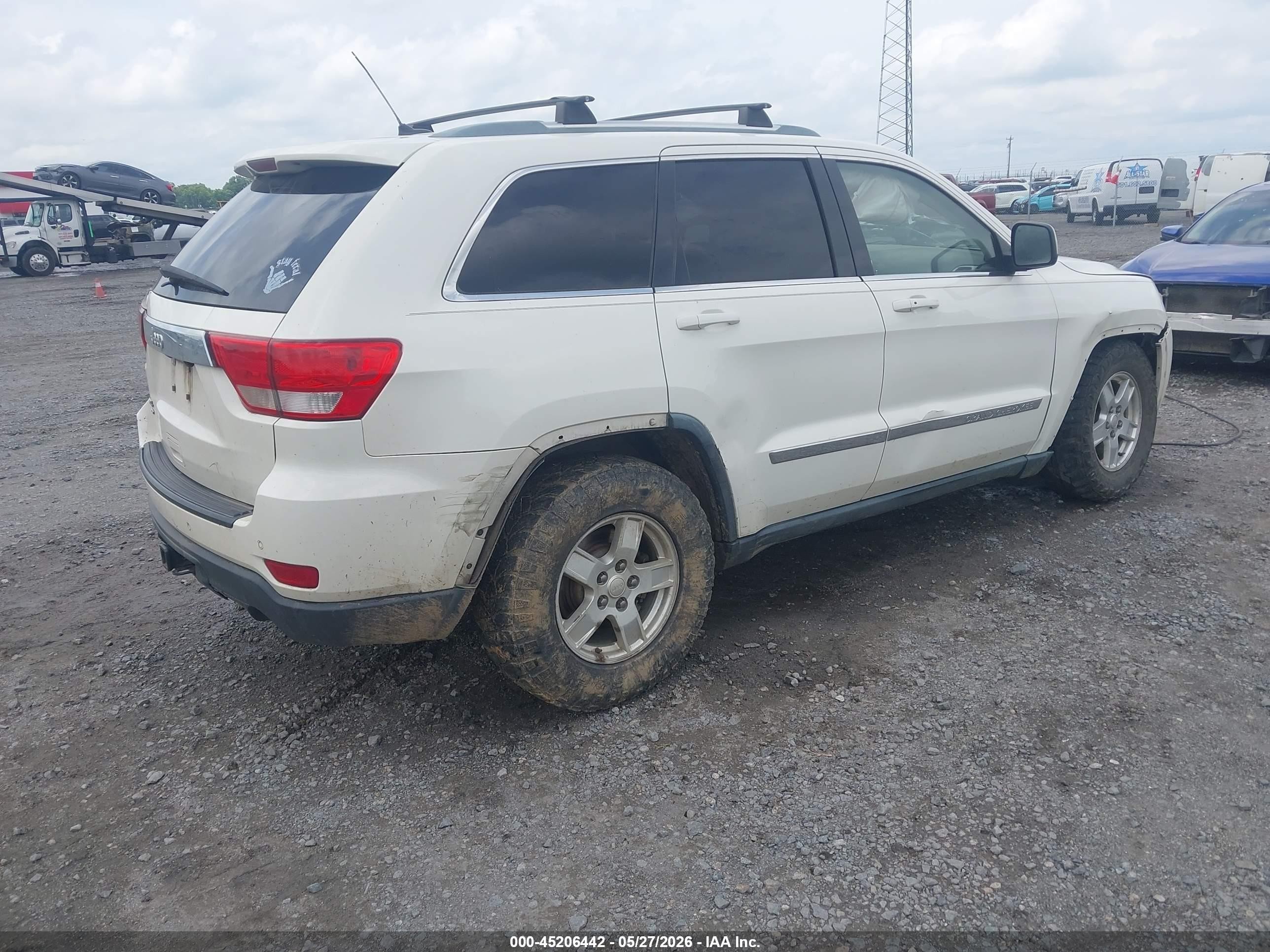 2011 Jeep Grand Cherokee Laredo White vin: 1J4RR4GT8BC544150