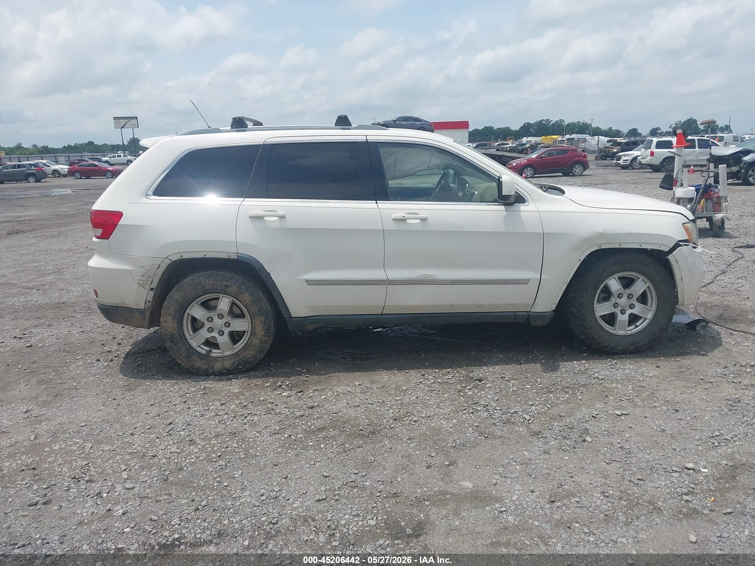 2011 Jeep Grand Cherokee Laredo White vin: 1J4RR4GT8BC544150