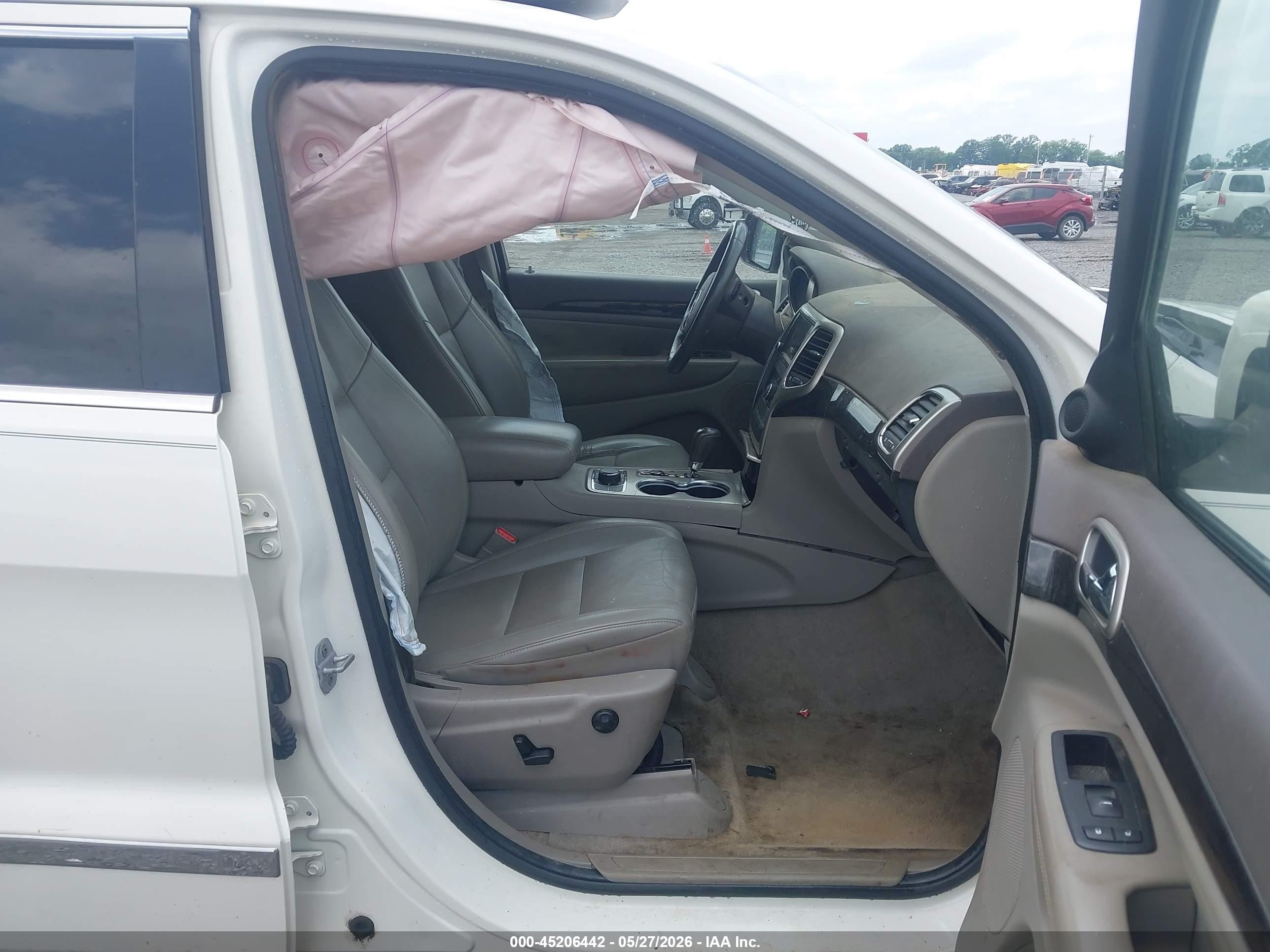 2011 Jeep Grand Cherokee Laredo White vin: 1J4RR4GT8BC544150