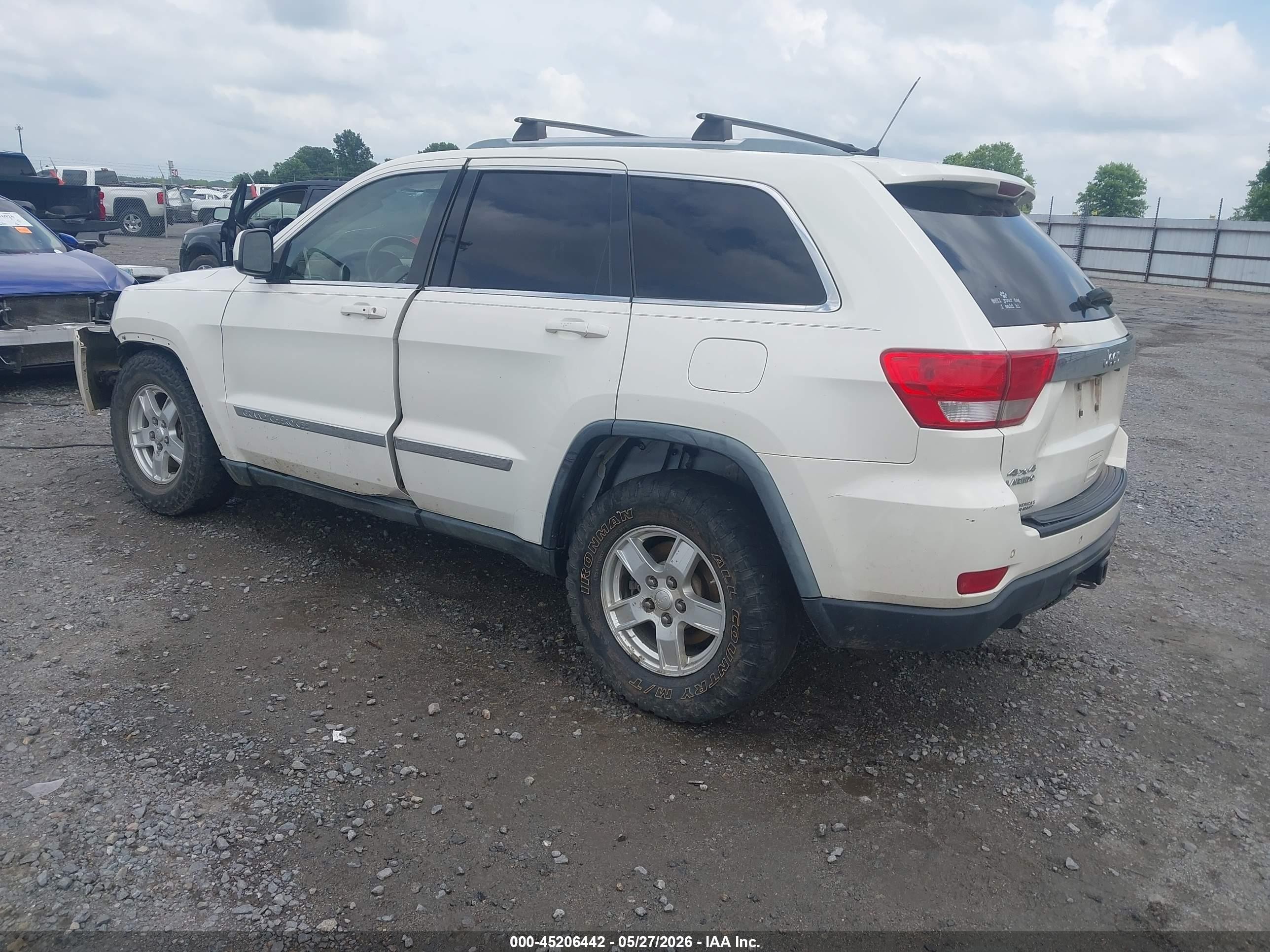 2011 Jeep Grand Cherokee Laredo White vin: 1J4RR4GT8BC544150