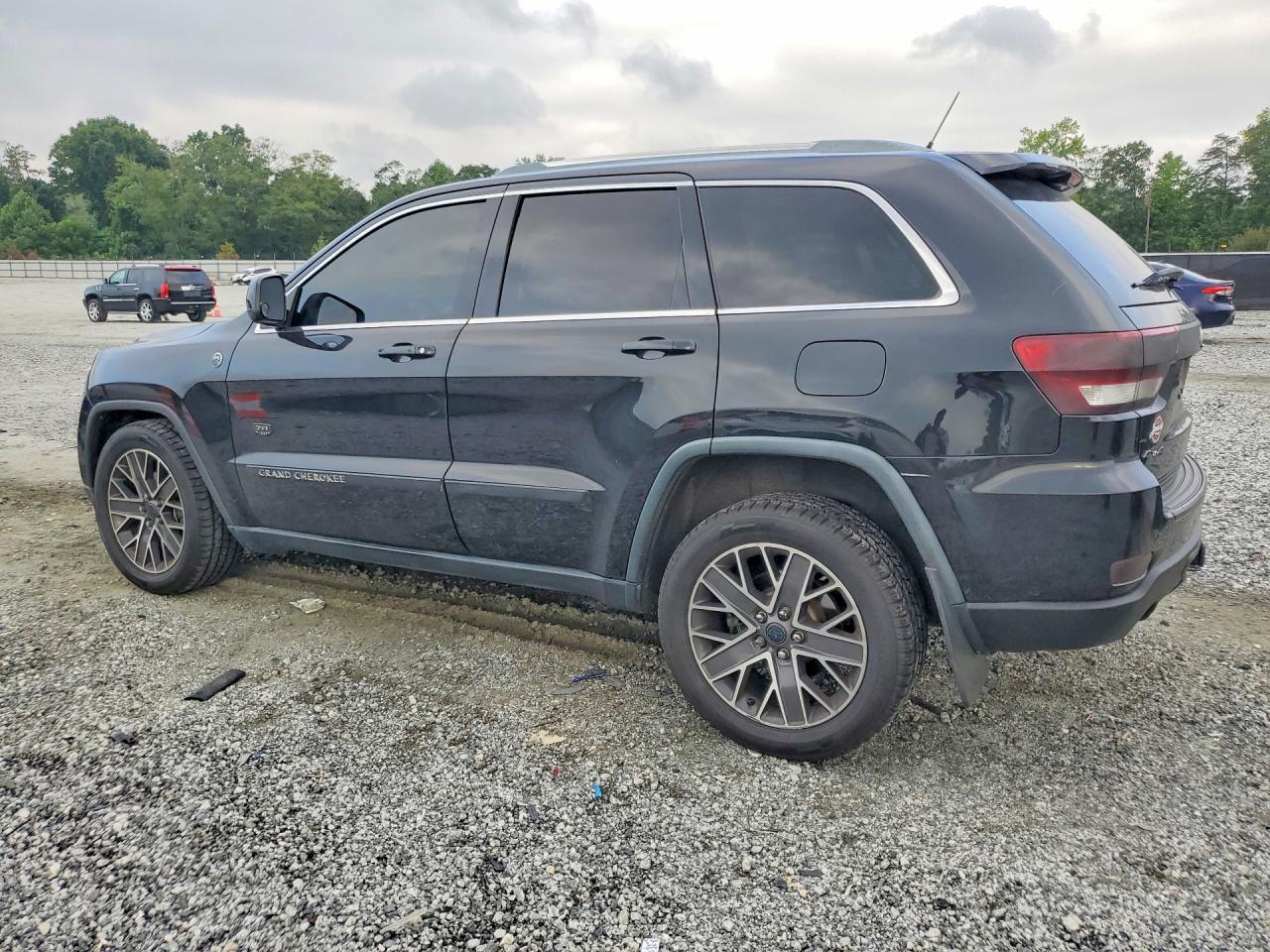 2011 Jeep Grand Cherokee Laredo Black vin: 1J4RR4GT8BC627285