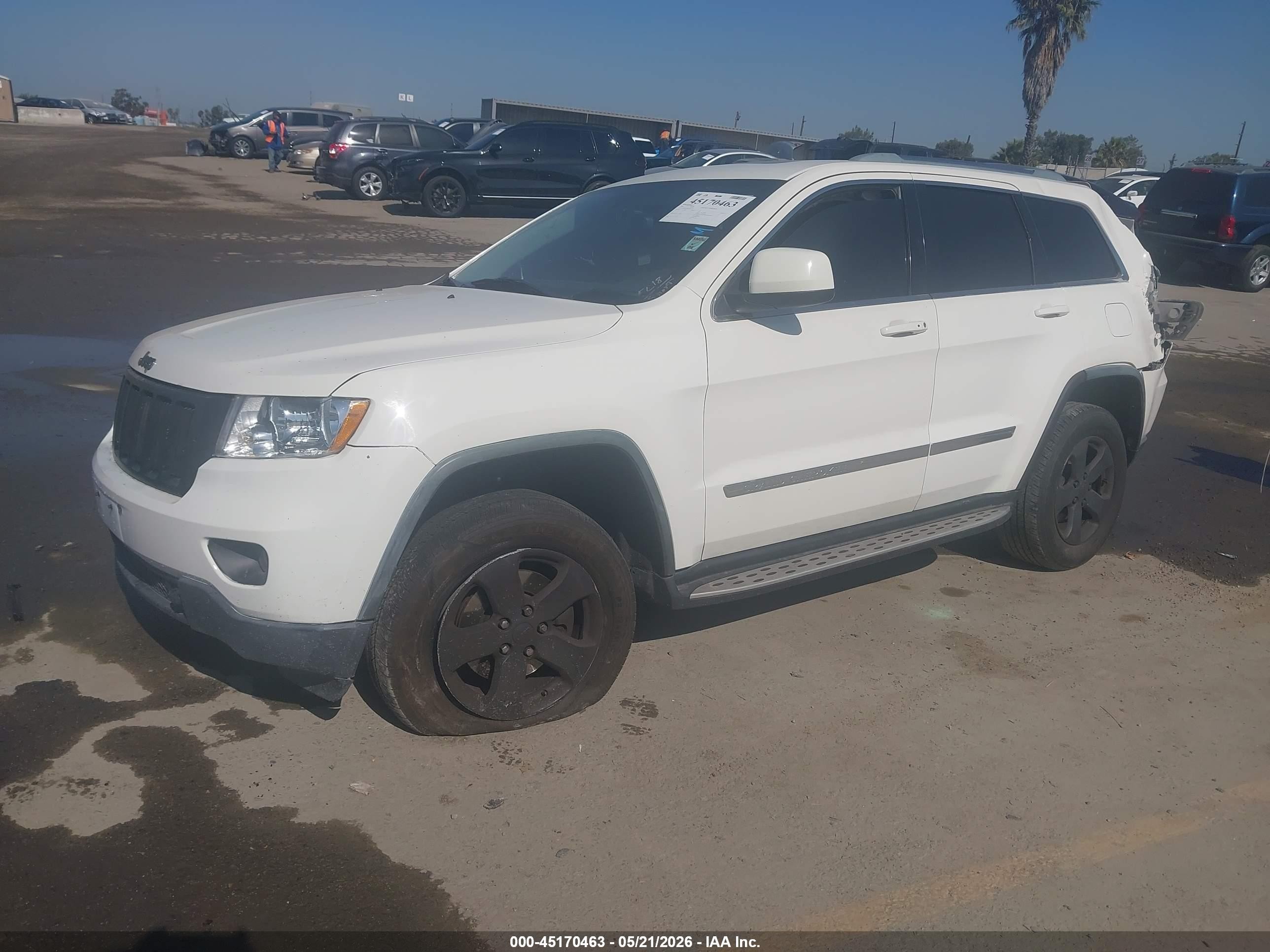 2011 Jeep Grand Cherokee Laredo White vin: 1J4RR4GT8BC642174