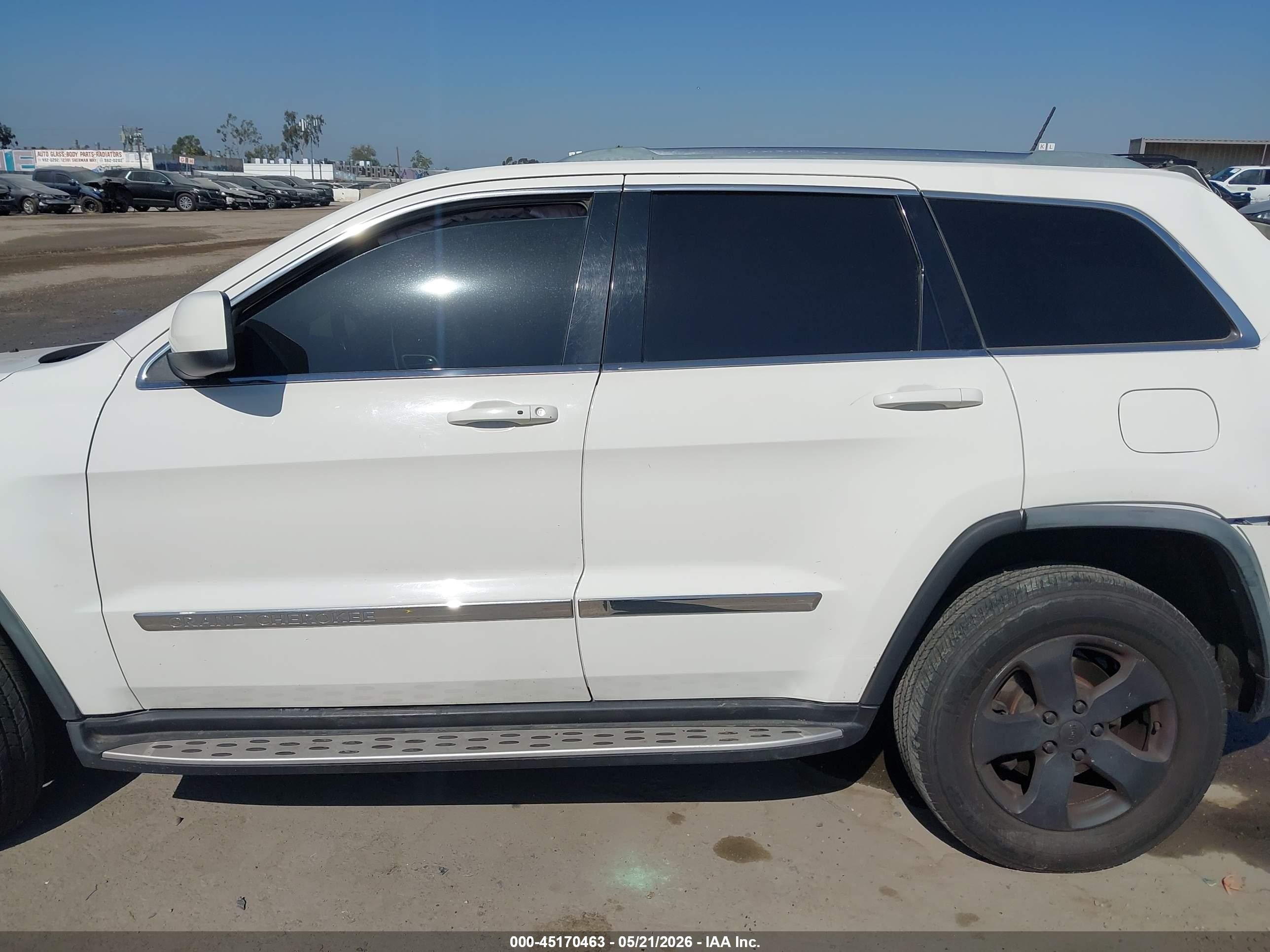2011 Jeep Grand Cherokee Laredo White vin: 1J4RR4GT8BC642174
