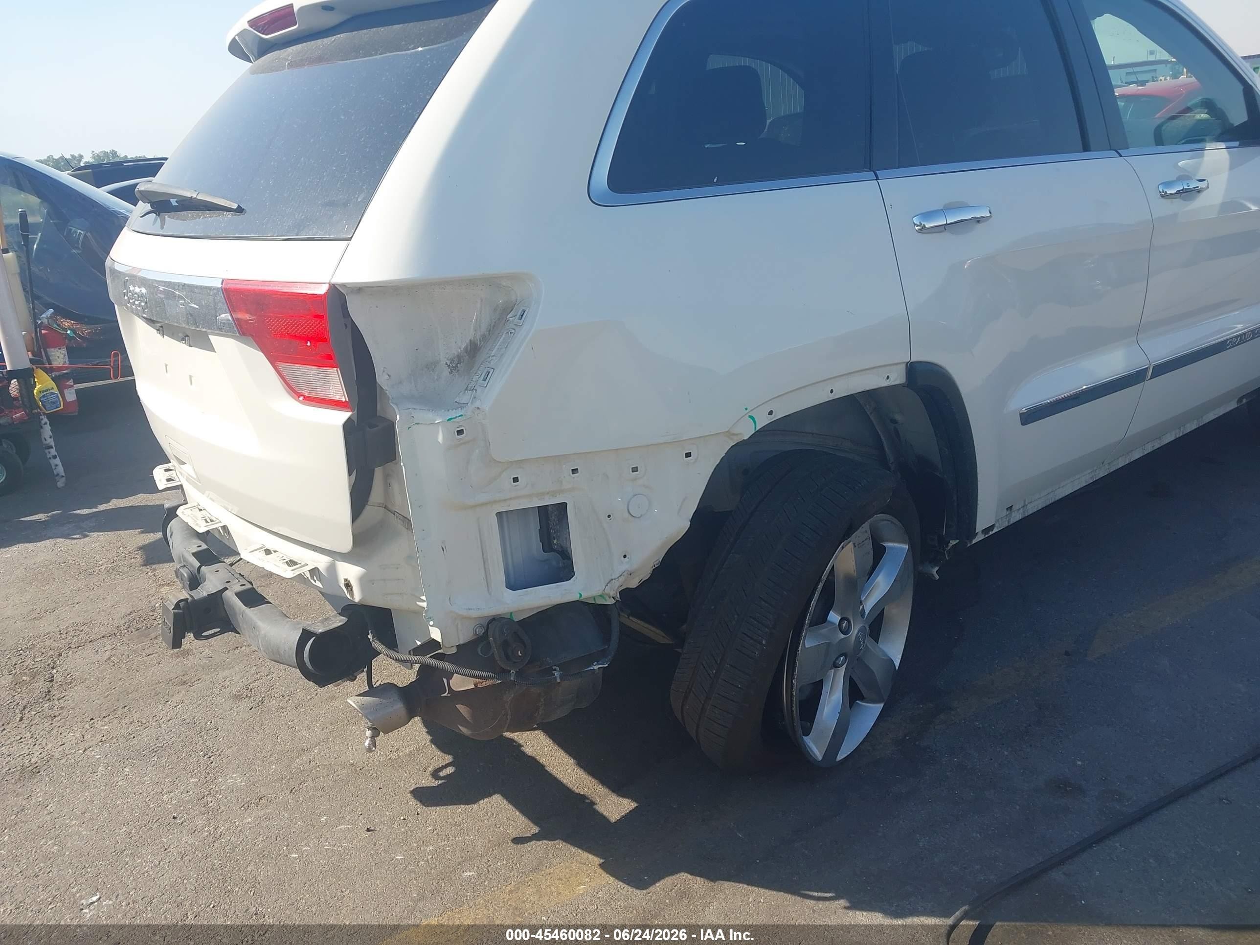 2011 Jeep Grand Cherokee Limited White vin: 1J4RR5GG1BC605069