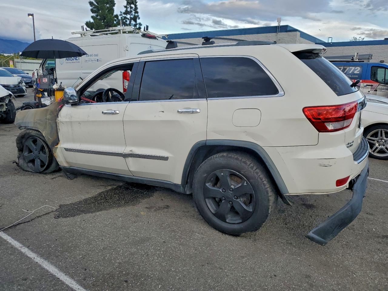 2011 Jeep Grand Cherokee Limited White vin: 1J4RR5GG1BC672576
