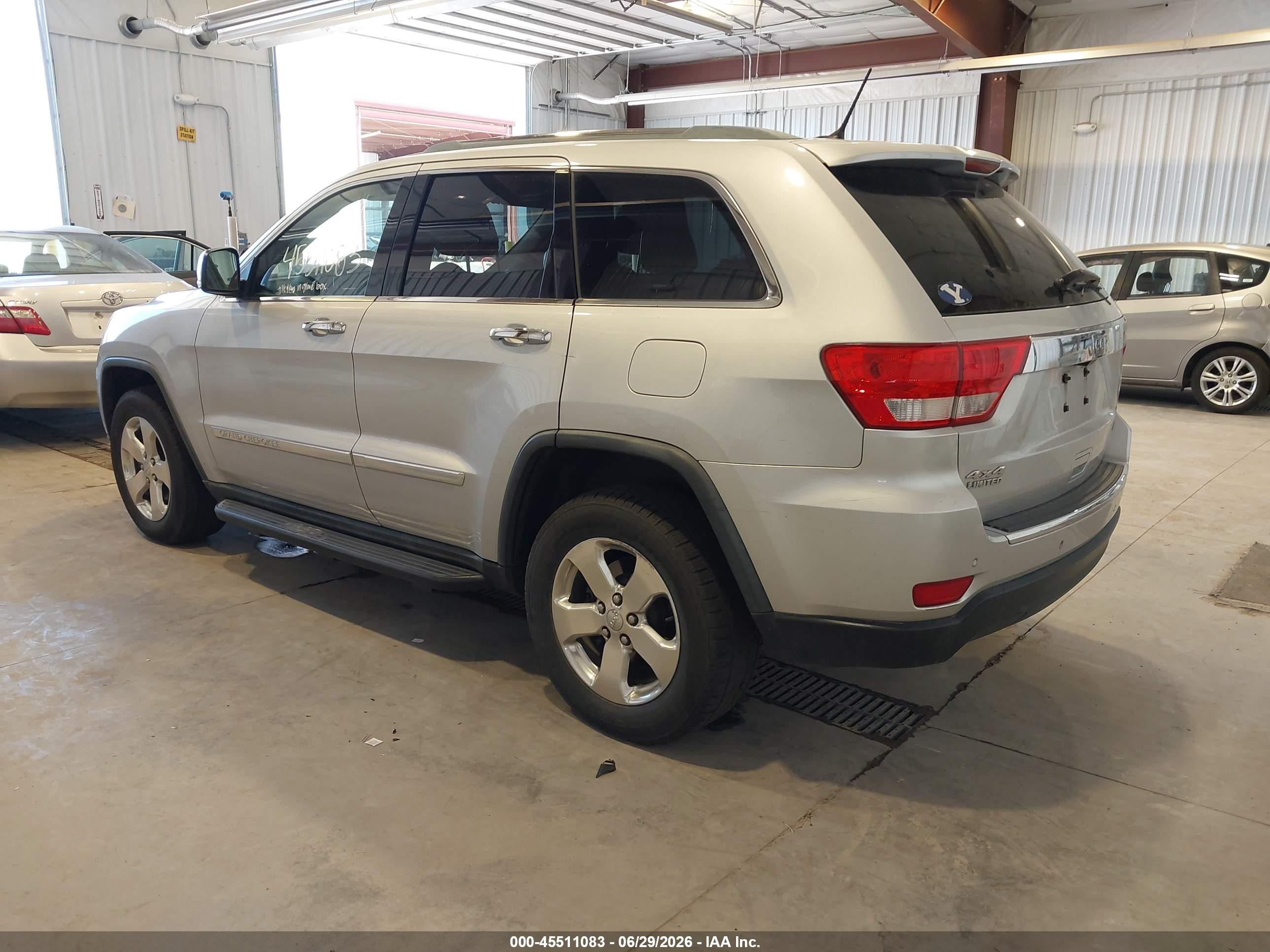 2011 Jeep Grand Cherokee Limited Silver vin: 1J4RR5GG2BC633530