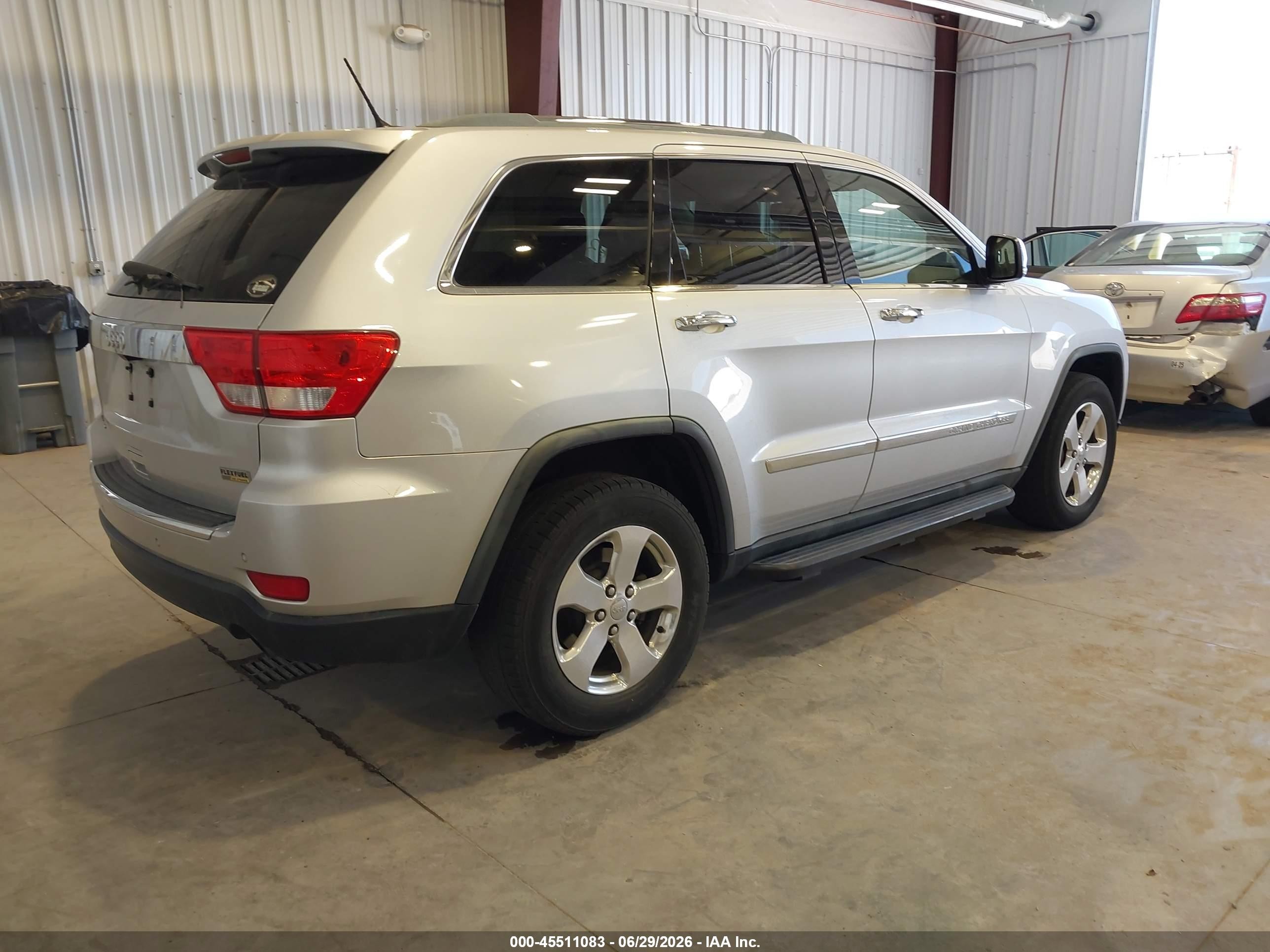 2011 Jeep Grand Cherokee Limited Silver vin: 1J4RR5GG2BC633530