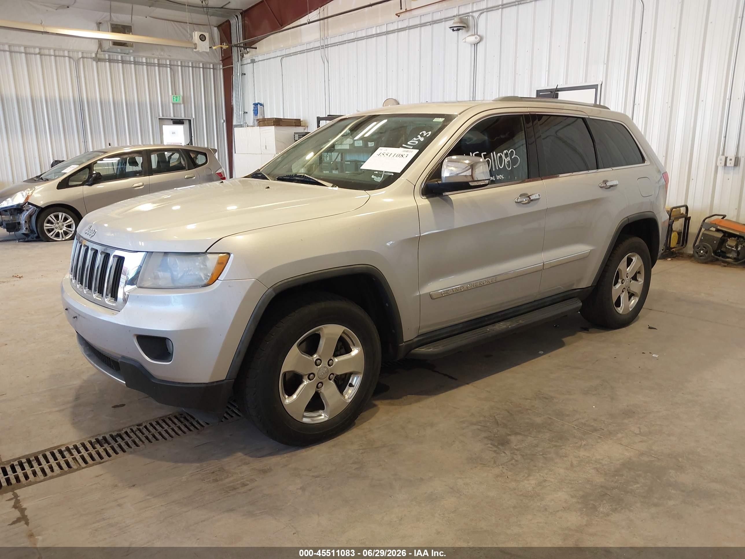 2011 Jeep Grand Cherokee Limited Silver vin: 1J4RR5GG2BC633530