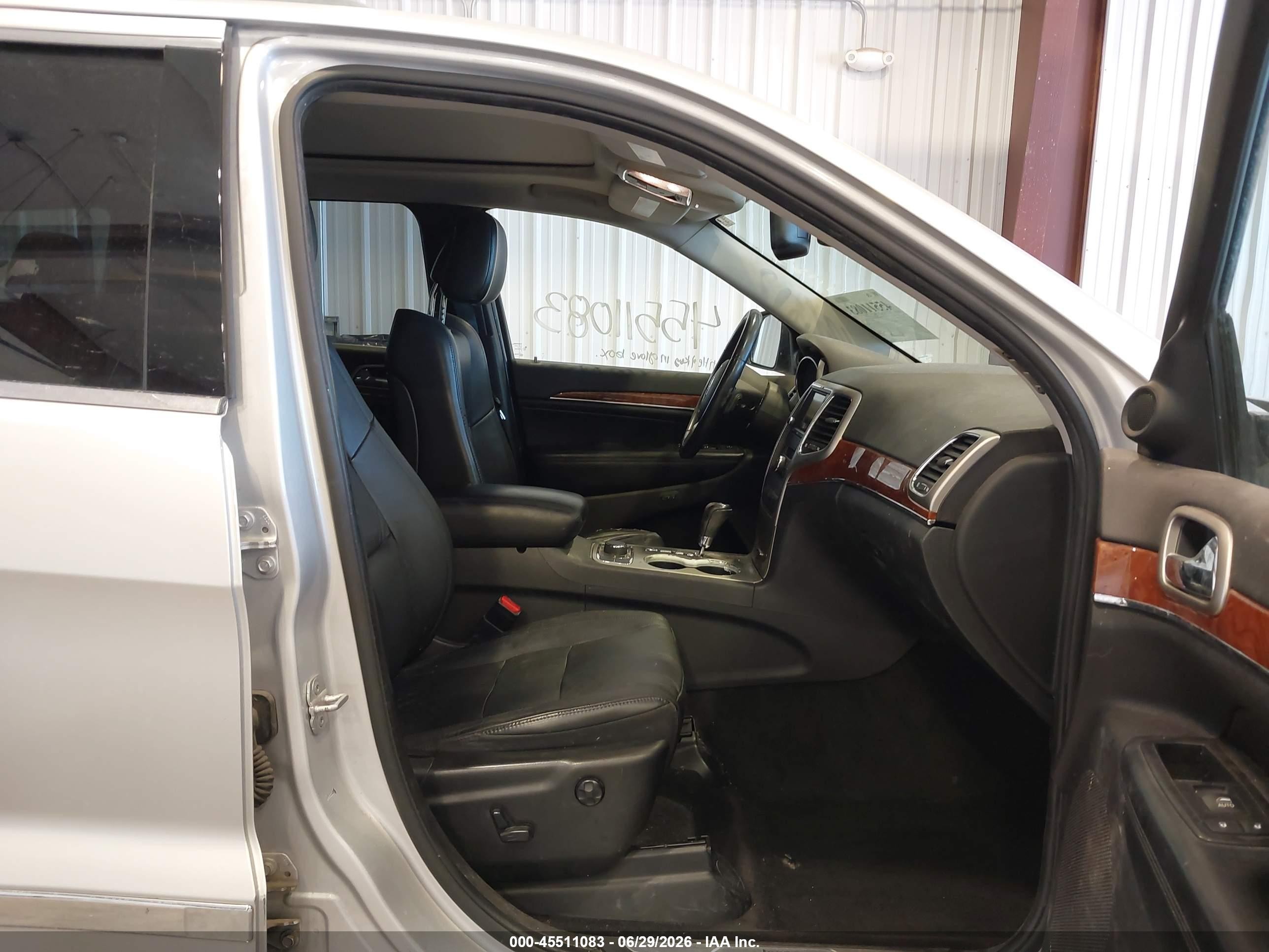 2011 Jeep Grand Cherokee Limited Silver vin: 1J4RR5GG2BC633530