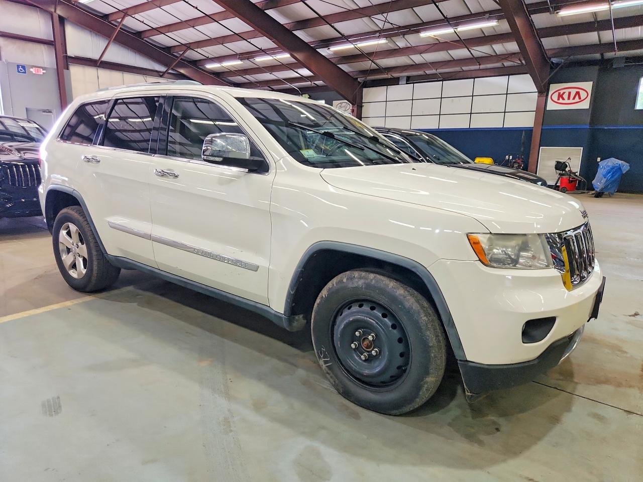 2011 Jeep Grand Cherokee Limited White vin: 1J4RR5GG2BC723308