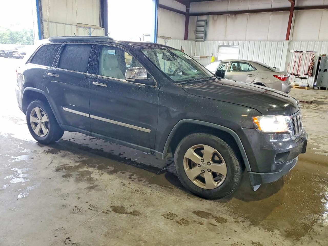 2011 Jeep Grand Cherokee Limited Gray vin: 1J4RR5GG2BC738097