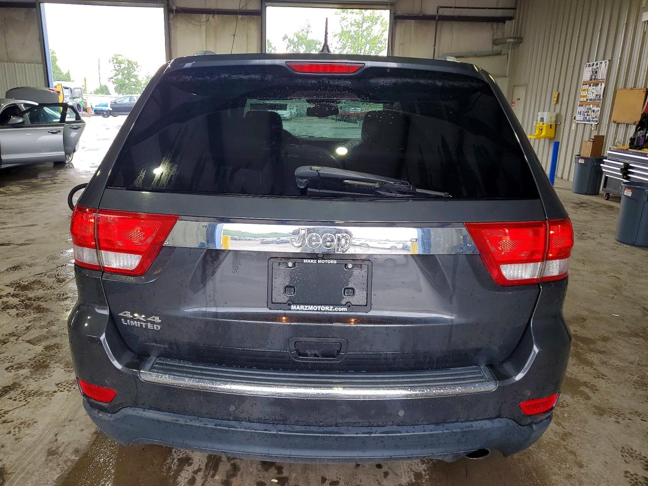 2011 Jeep Grand Cherokee Limited Gray vin: 1J4RR5GG2BC738097