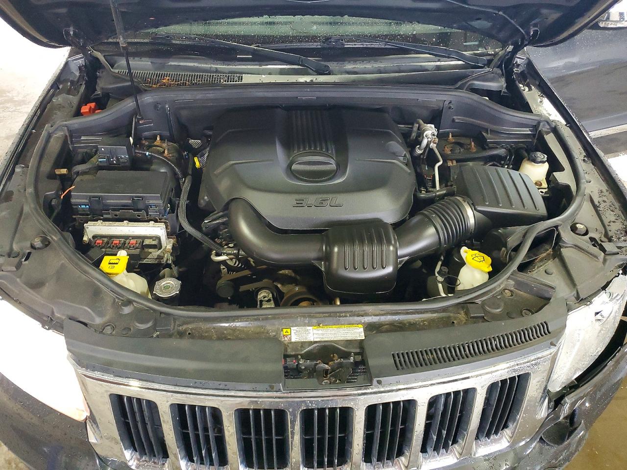 2011 Jeep Grand Cherokee Limited Gray vin: 1J4RR5GG2BC738097