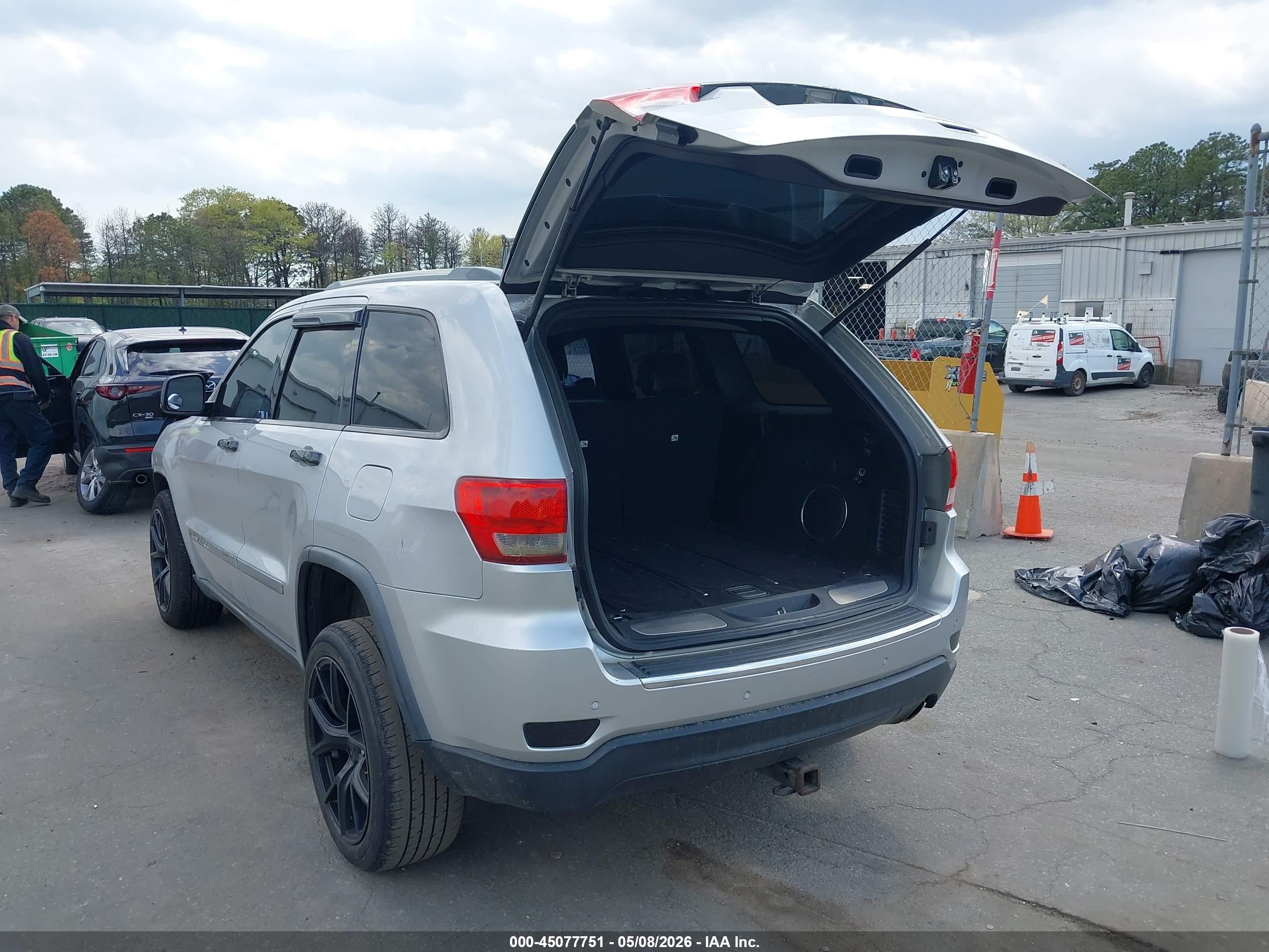 2011 Jeep Grand Cherokee Limited Серебряный vin: 1J4RR5GG3BC612119