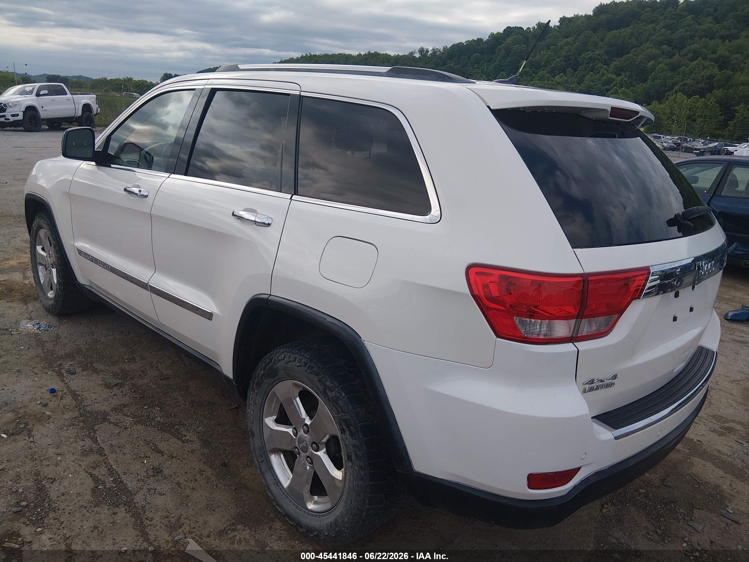 2011 Jeep Grand Cherokee Limited White vin: 1J4RR5GG3BC641572