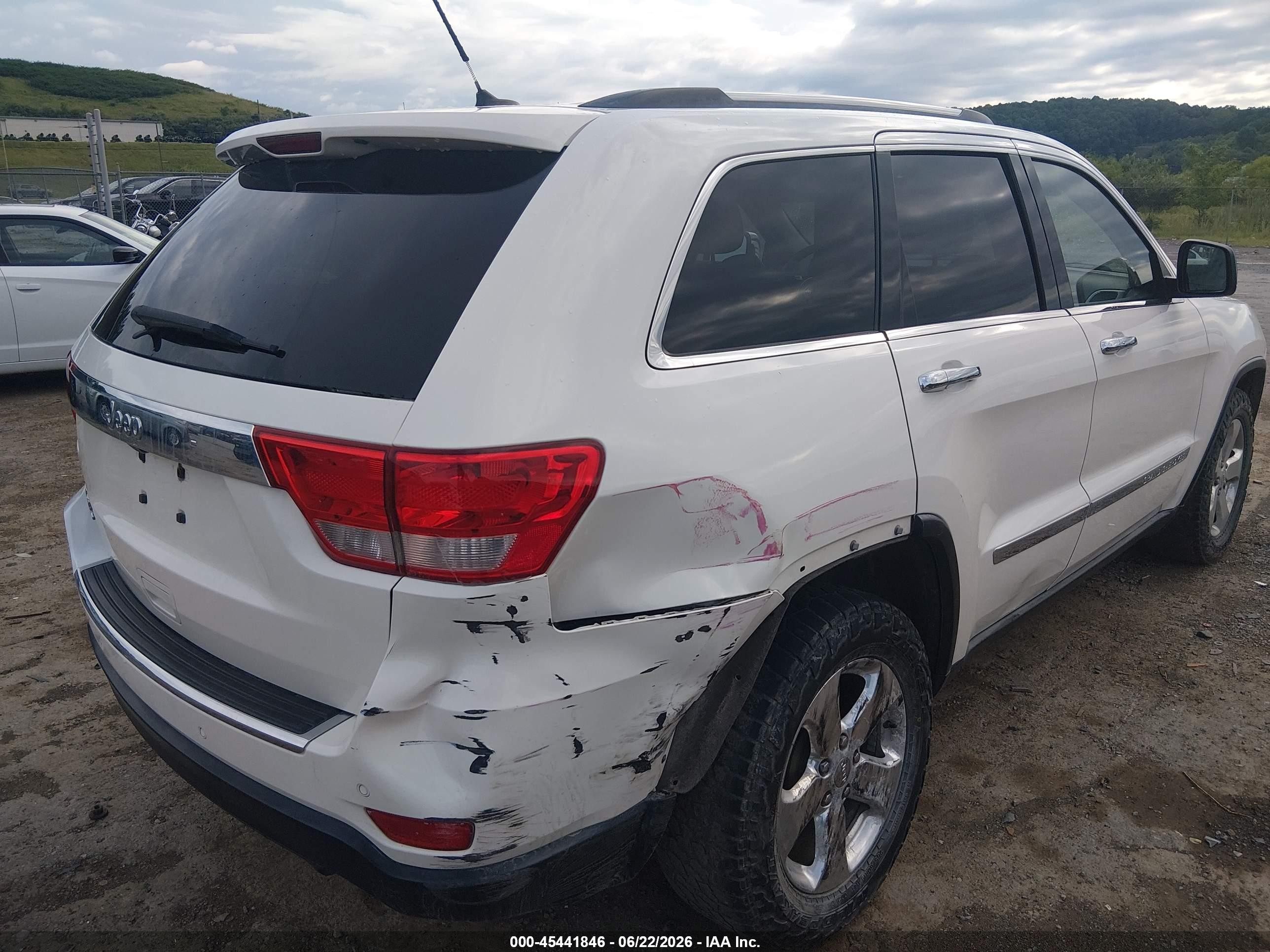 2011 Jeep Grand Cherokee Limited White vin: 1J4RR5GG3BC641572