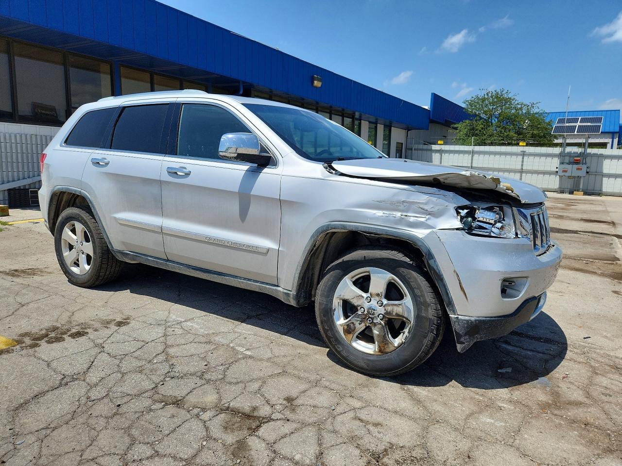 2011 Jeep Grand Cherokee Limited Silver vin: 1J4RR5GG4BC612095