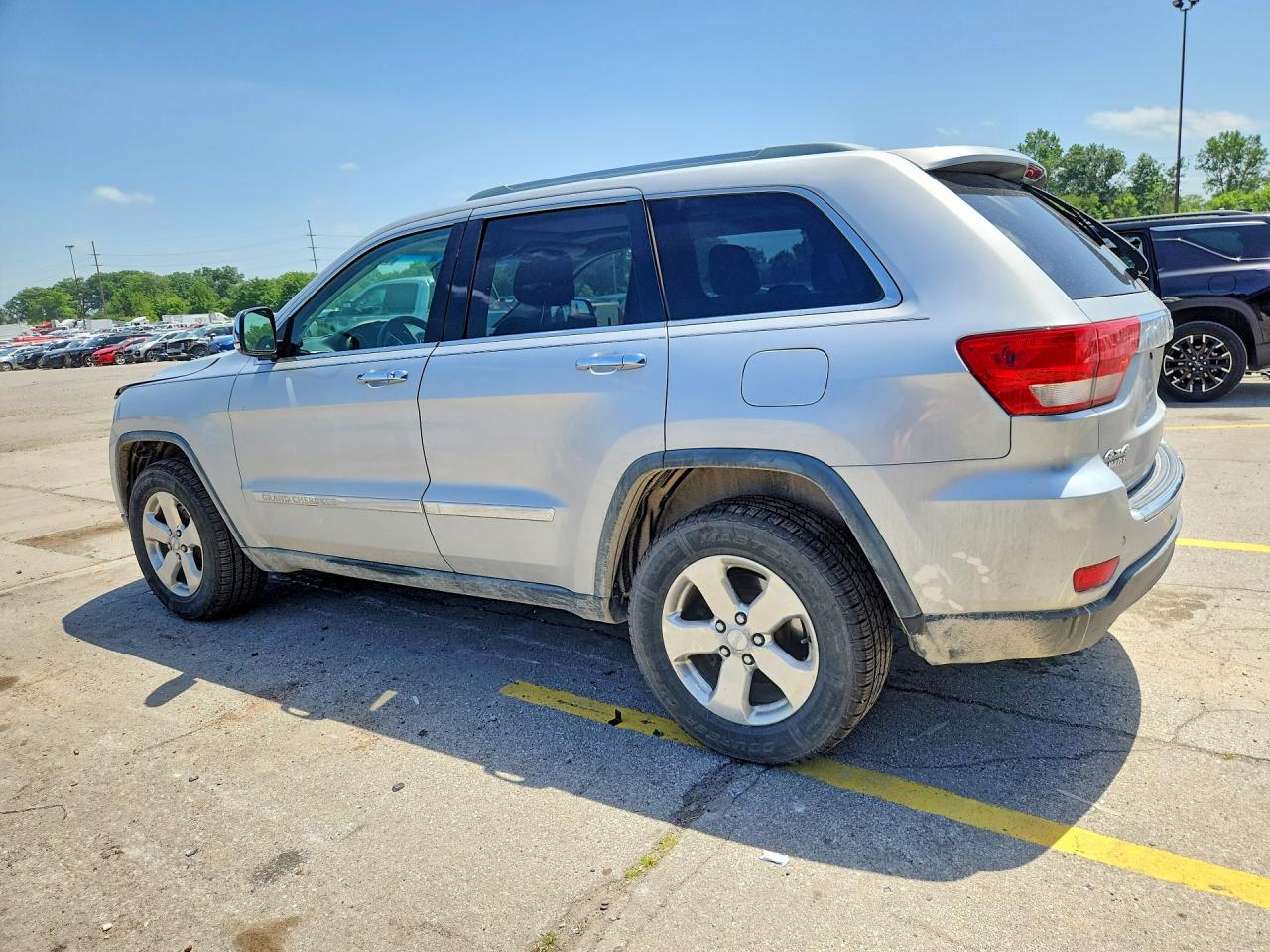 2011 Jeep Grand Cherokee Limited Silver vin: 1J4RR5GG4BC612095