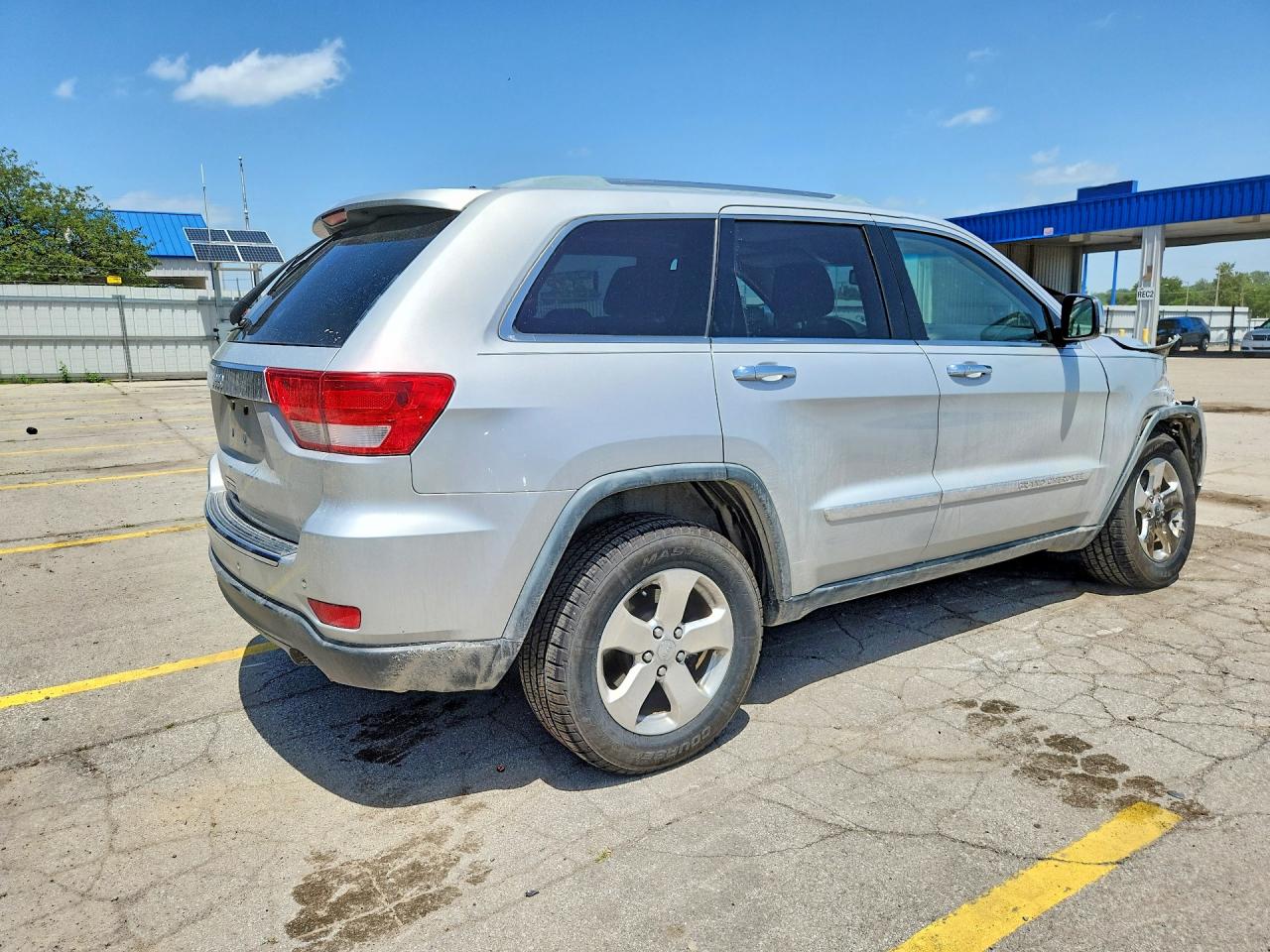 2011 Jeep Grand Cherokee Limited Silver vin: 1J4RR5GG4BC612095