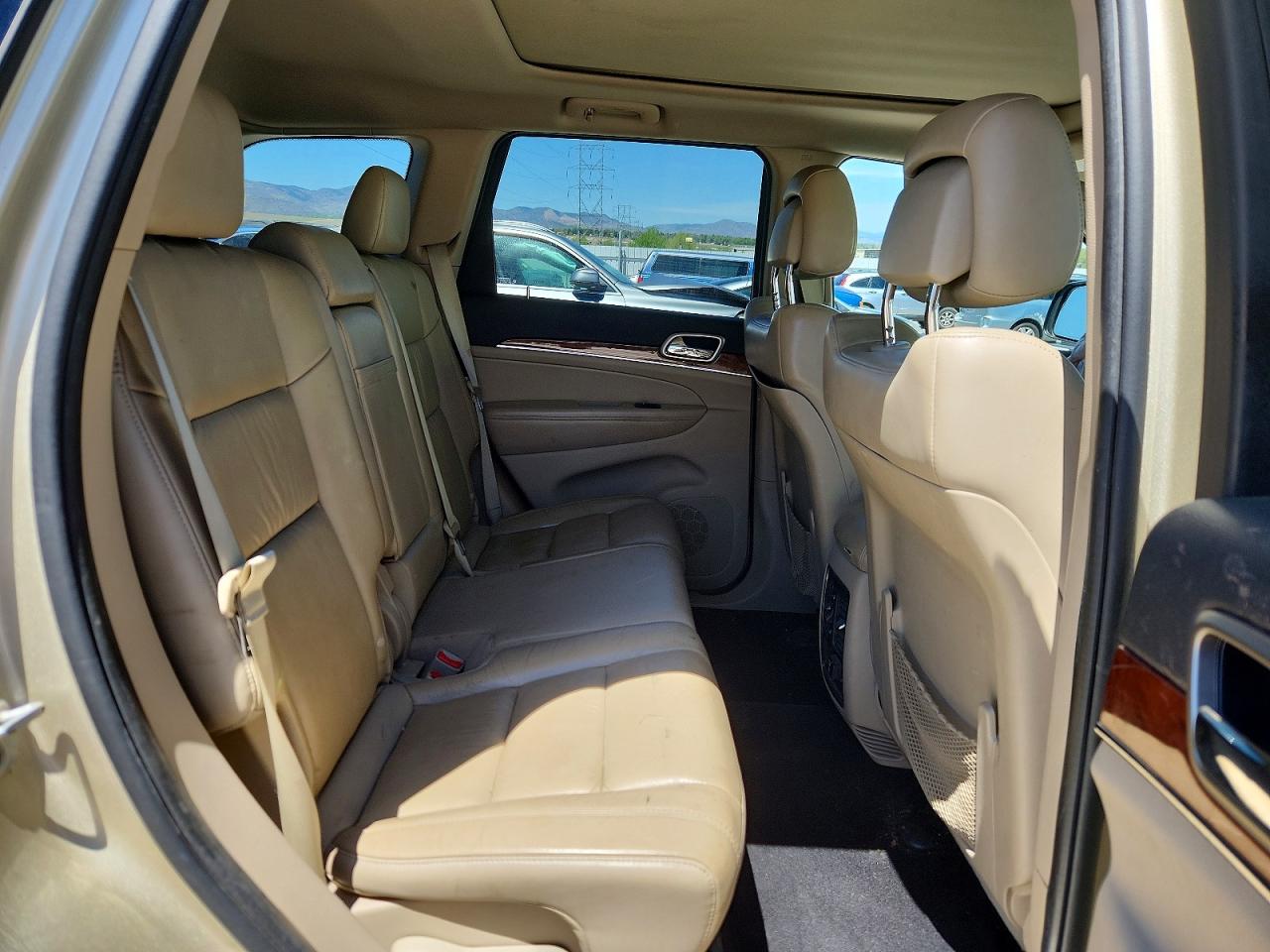 2011 Jeep Grand Cherokee Limited Tan vin: 1J4RR5GG5BC690479