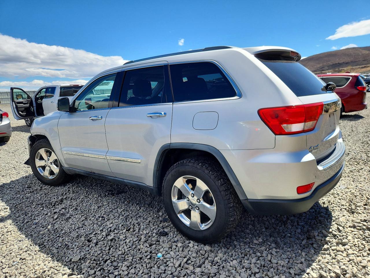 2011 Jeep Grand Cherokee Limited Silver vin: 1J4RR5GG7BC546190
