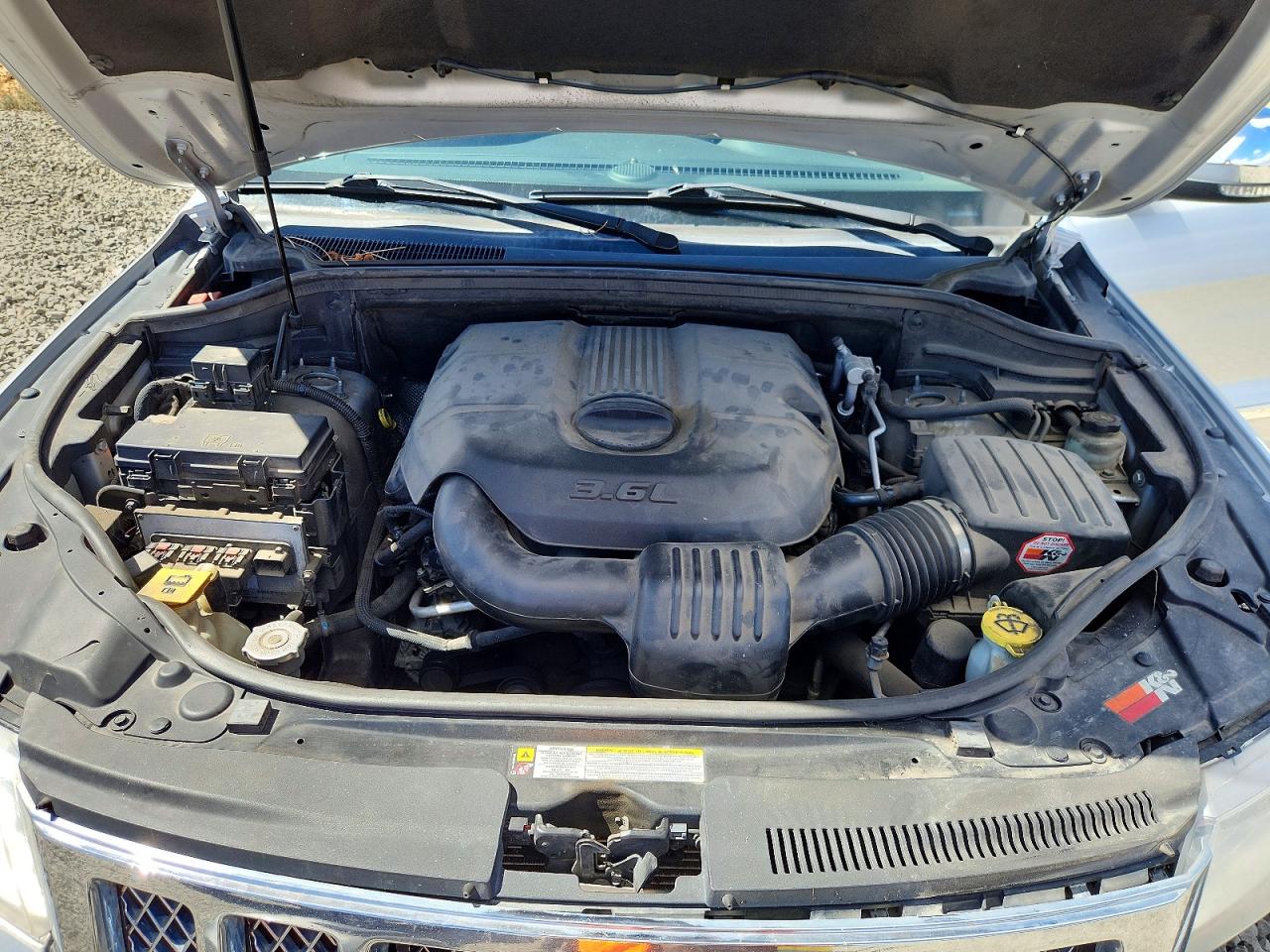 2011 Jeep Grand Cherokee Limited Silver vin: 1J4RR5GG7BC546190