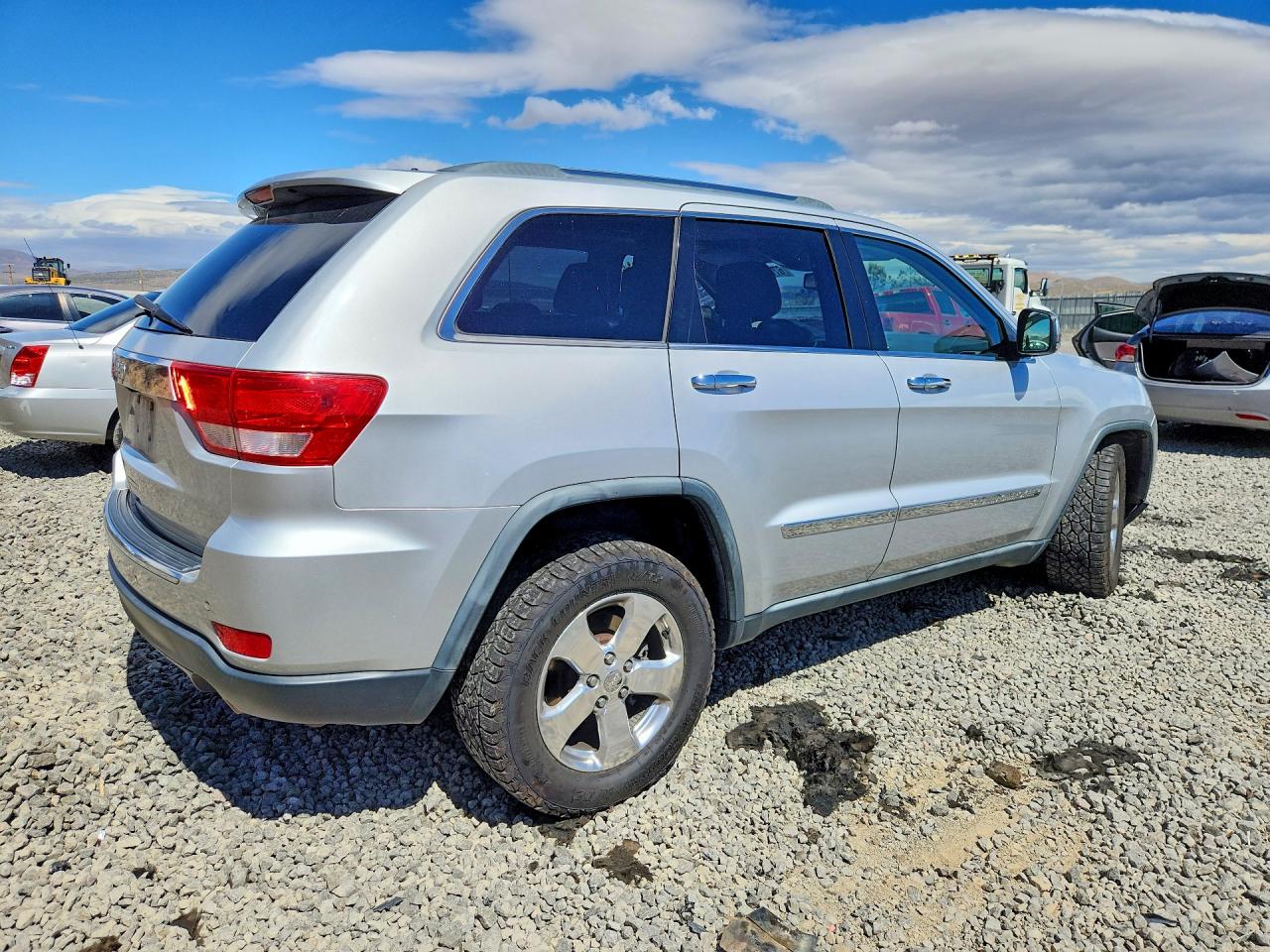 2011 Jeep Grand Cherokee Limited Silver vin: 1J4RR5GG7BC546190