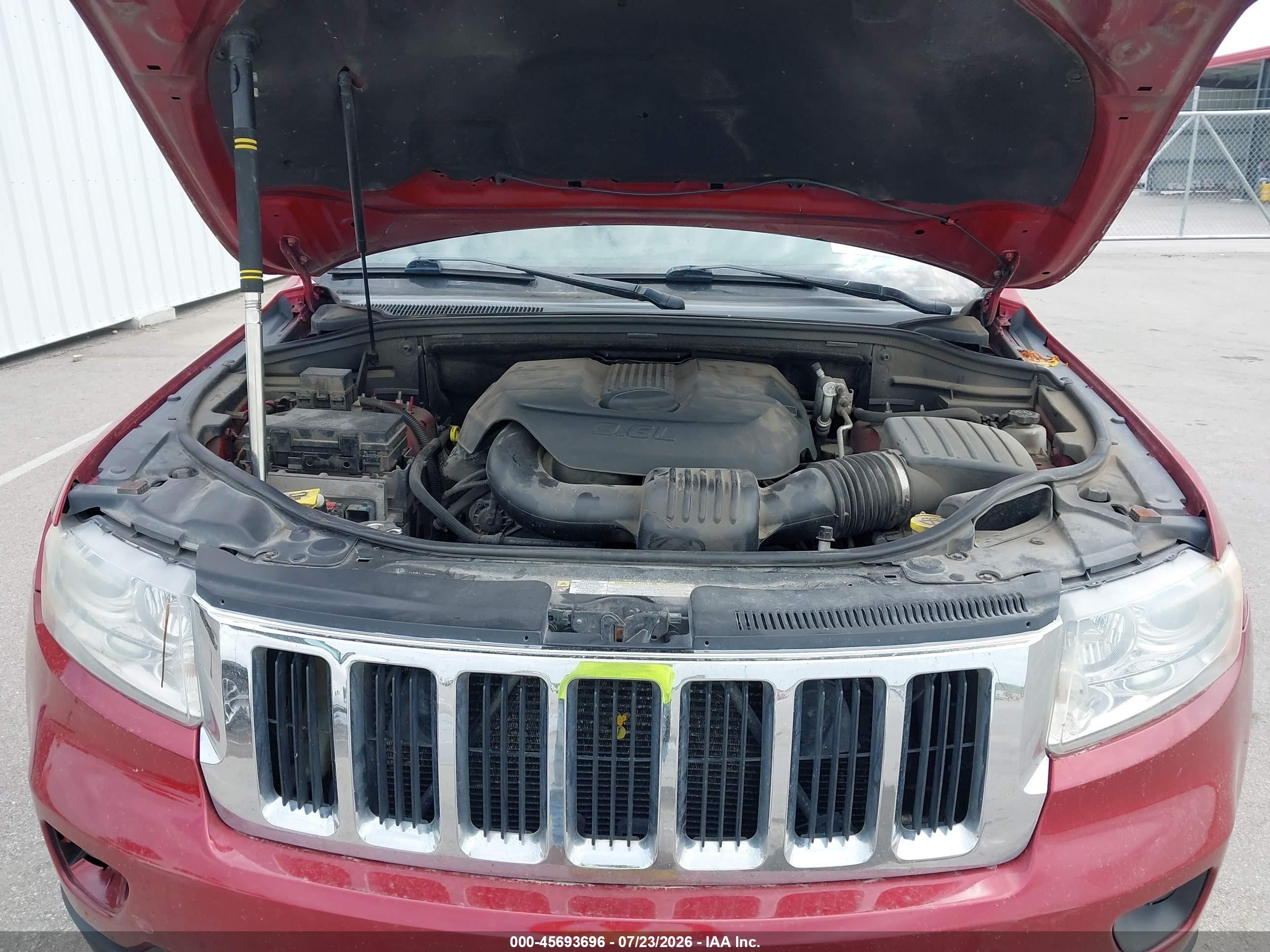 2011 Jeep Grand Cherokee Limited Красный vin: 1J4RR5GG9BC586528