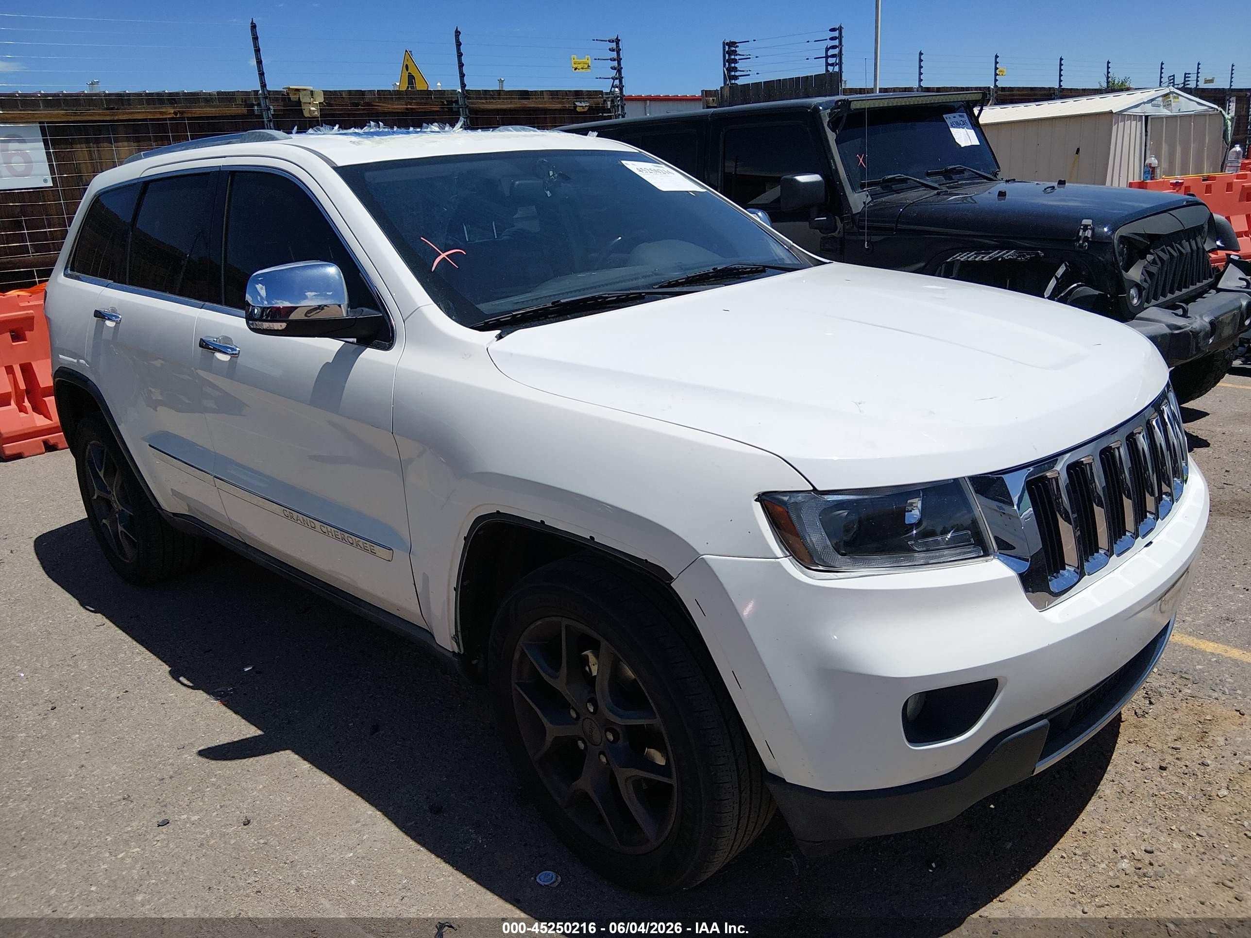 2011 Jeep Grand Cherokee Limited White vin: 1J4RR5GG9BC728957