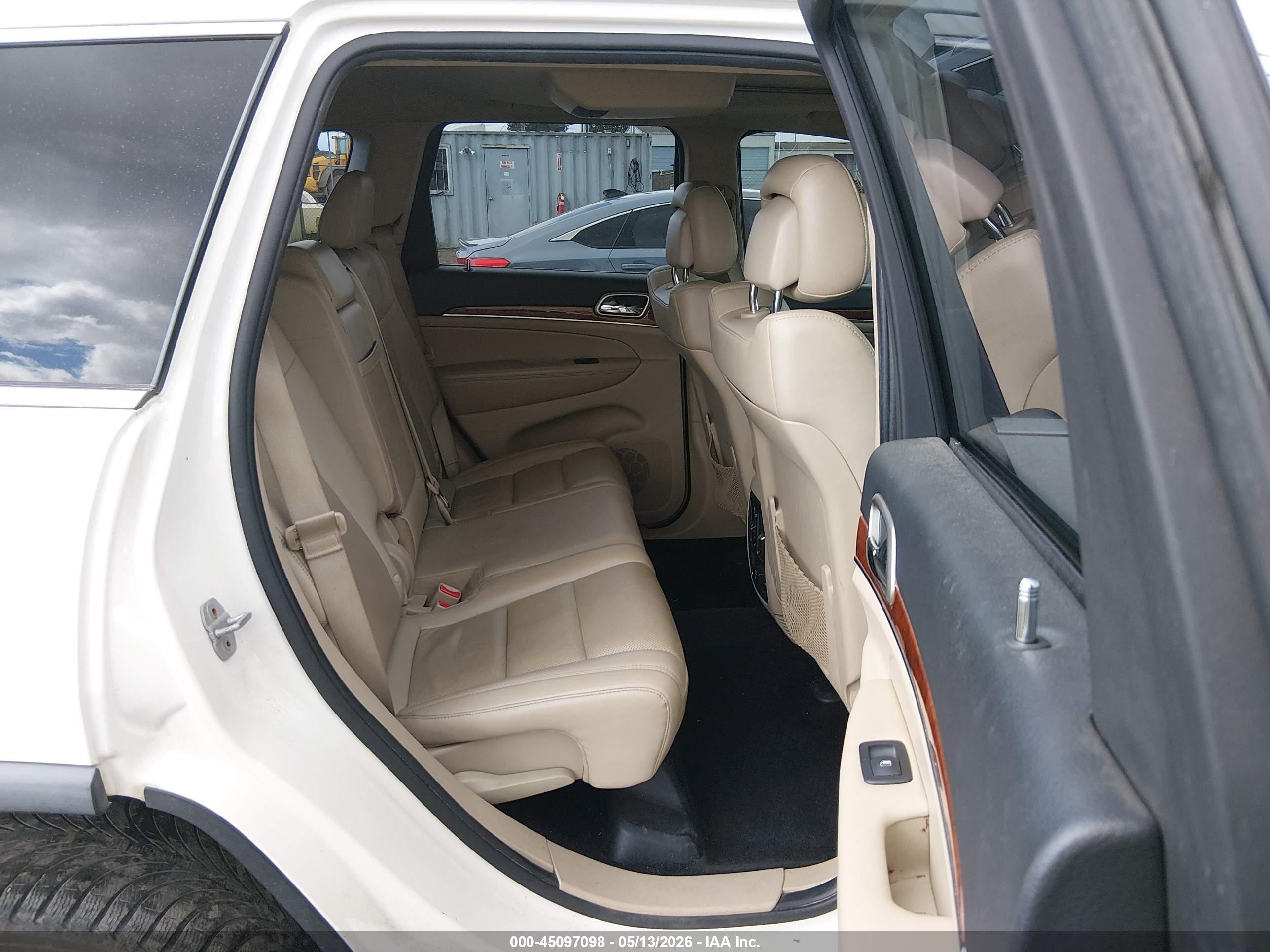 2011 Jeep Grand Cherokee Limited White vin: 1J4RR5GT2BC556767