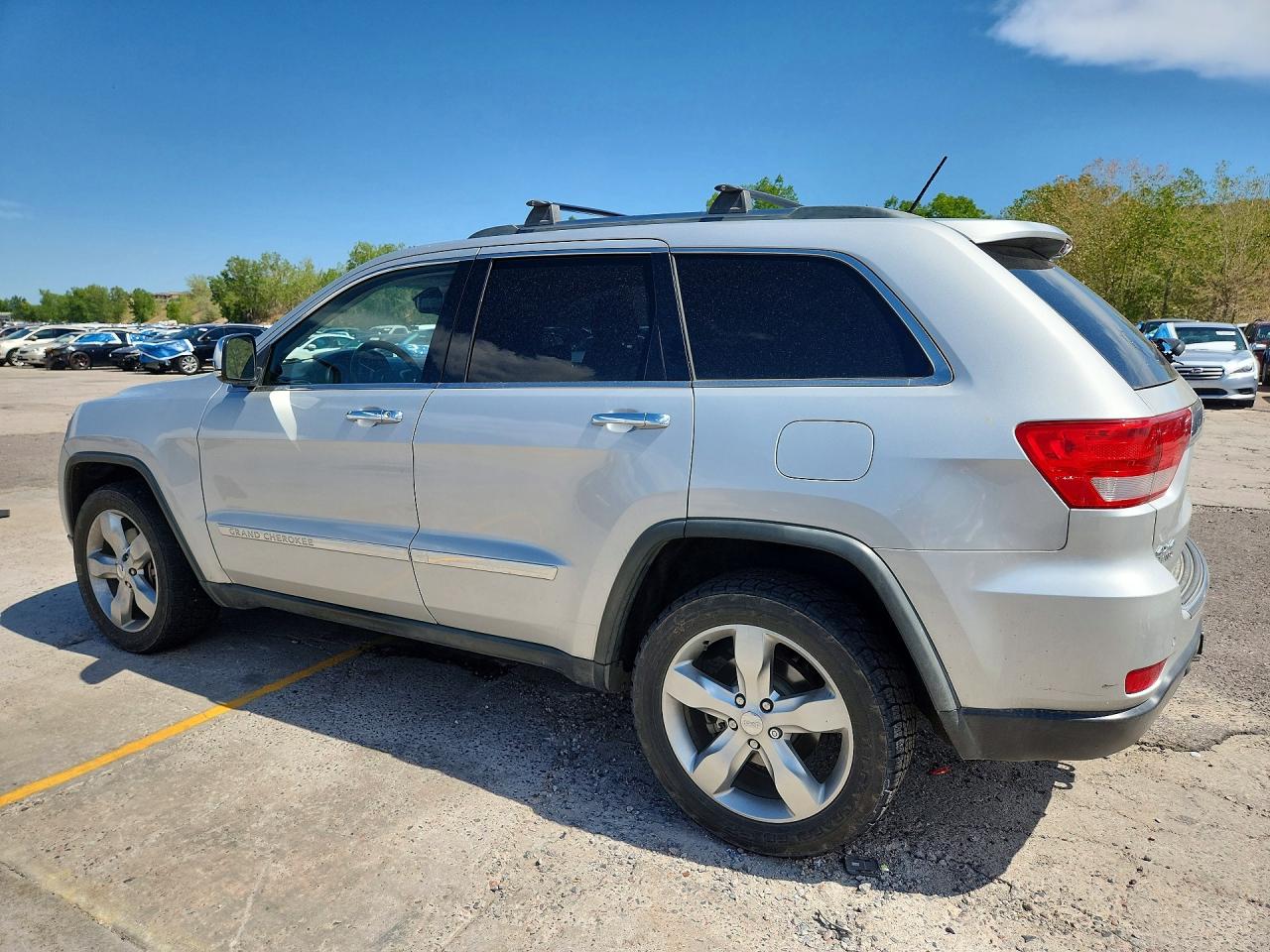 2011 Jeep Grand Cheroke Limited Silver vin: 1J4RR5GT2BC649529