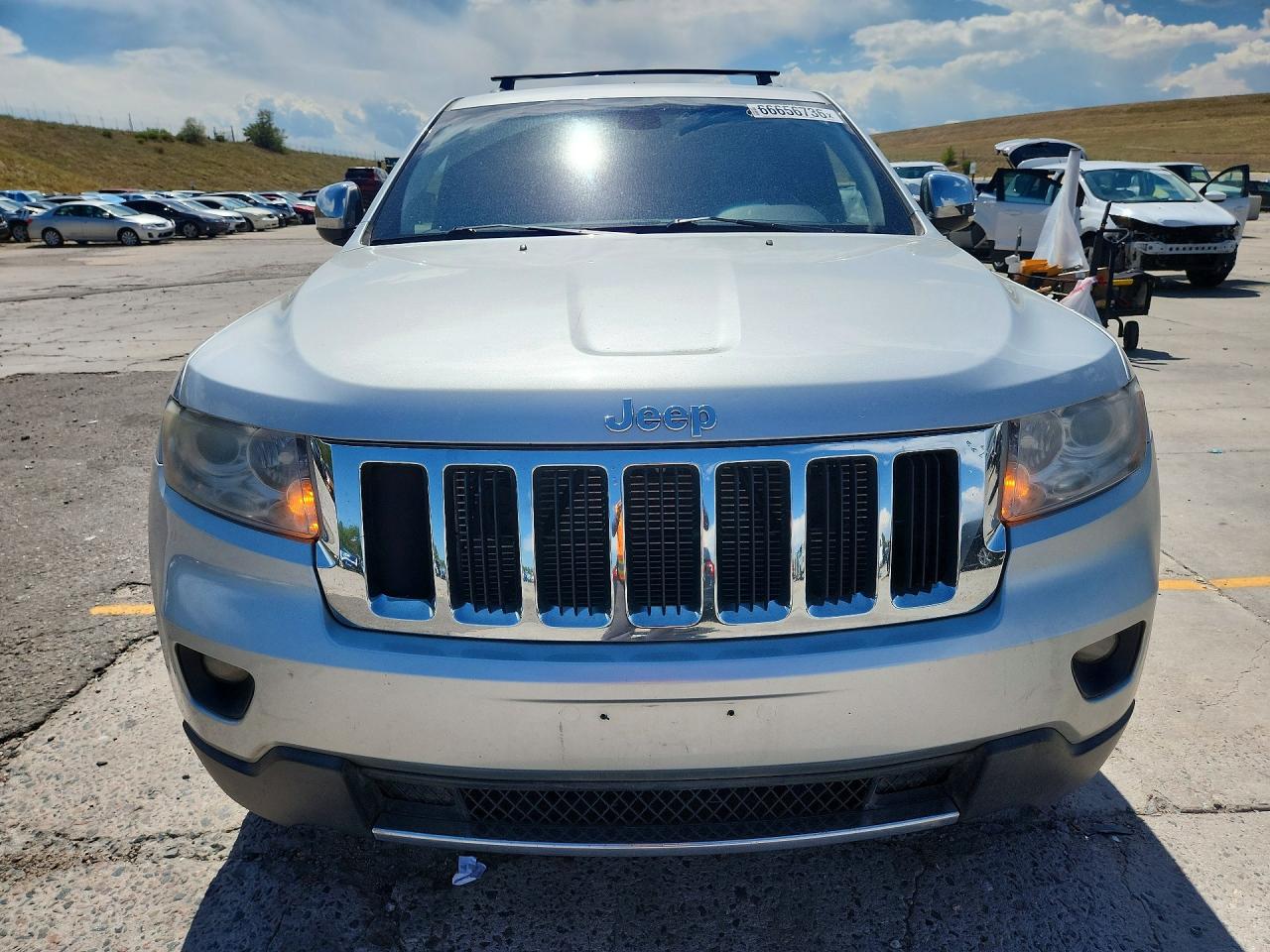 2011 Jeep Grand Cheroke Limited Silver vin: 1J4RR5GT2BC649529