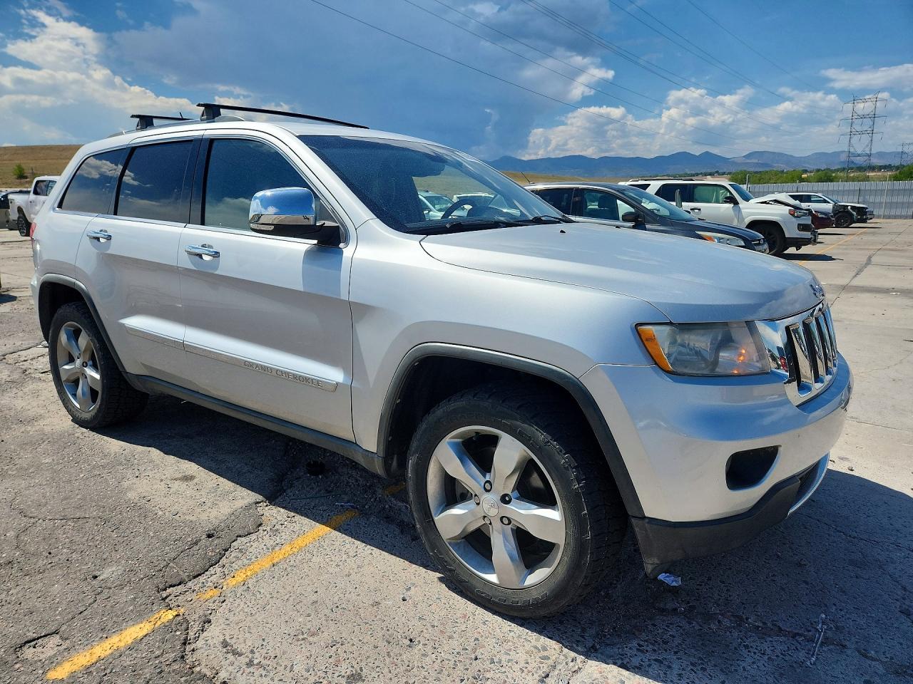 2011 Jeep Grand Cheroke Limited Silver vin: 1J4RR5GT2BC649529