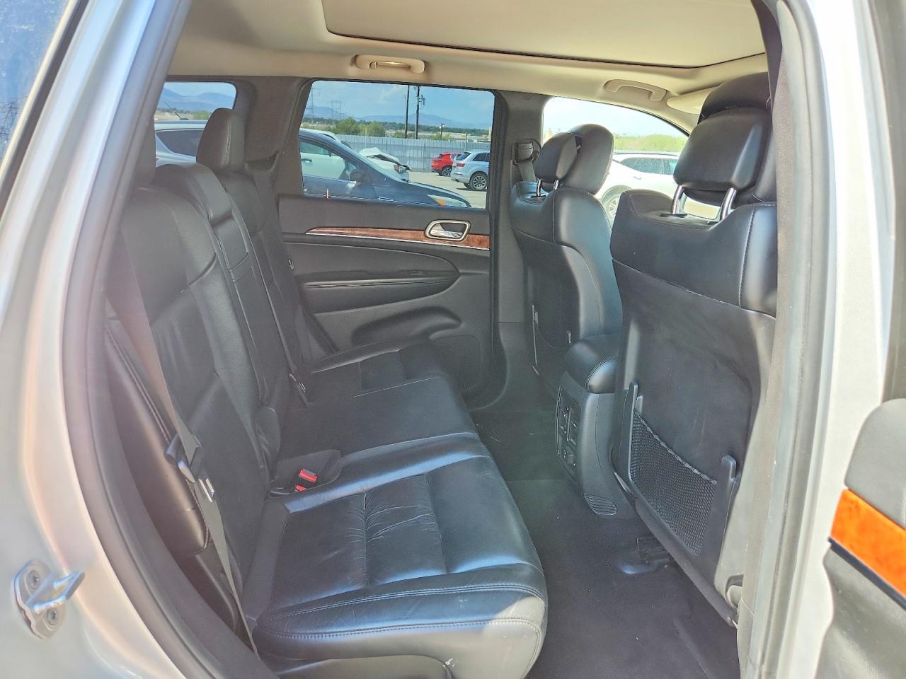 2011 Jeep Grand Cheroke Limited Silver vin: 1J4RR5GT2BC649529