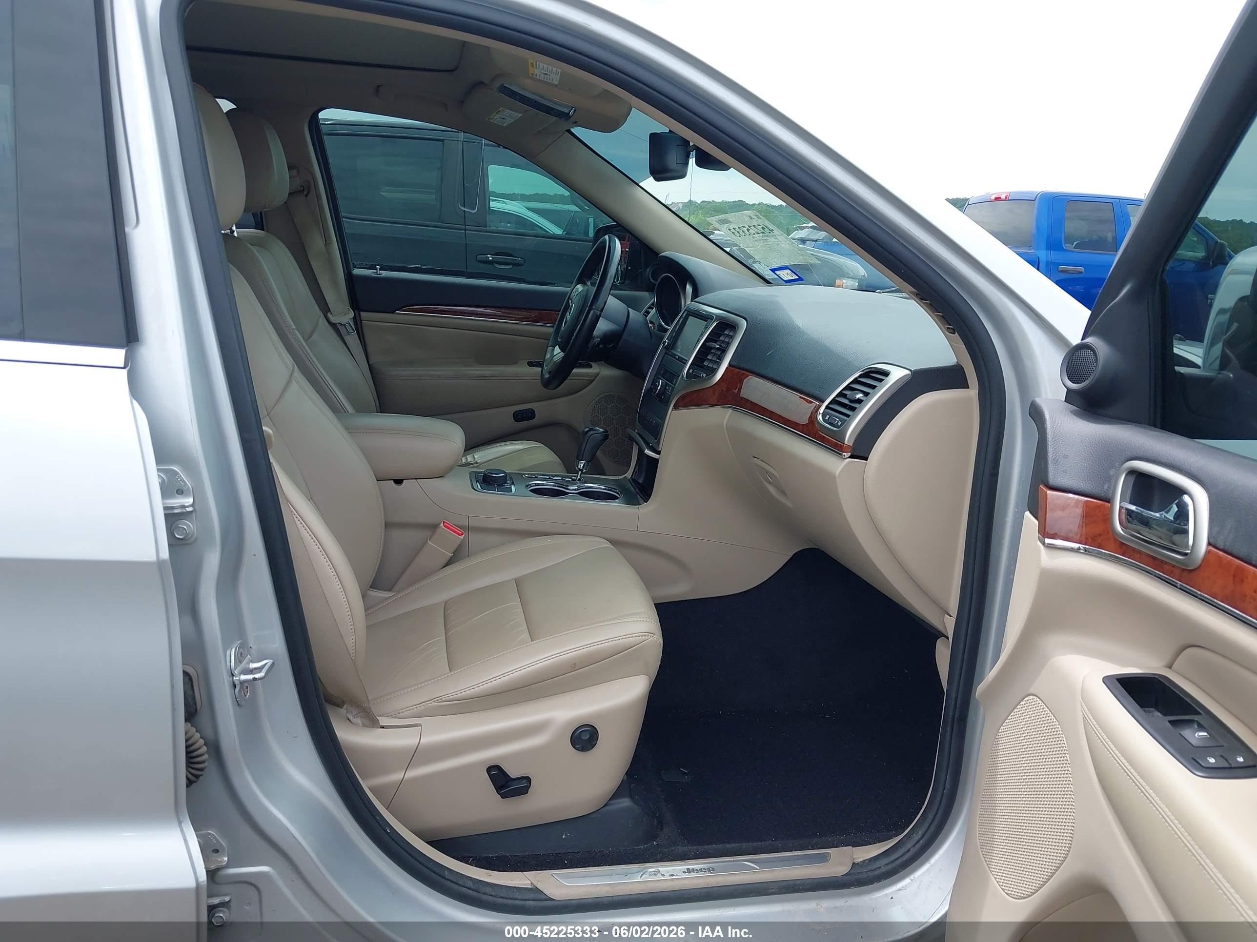 2011 Jeep Grand Cherokee Limited Silver vin: 1J4RR5GT3BC546796
