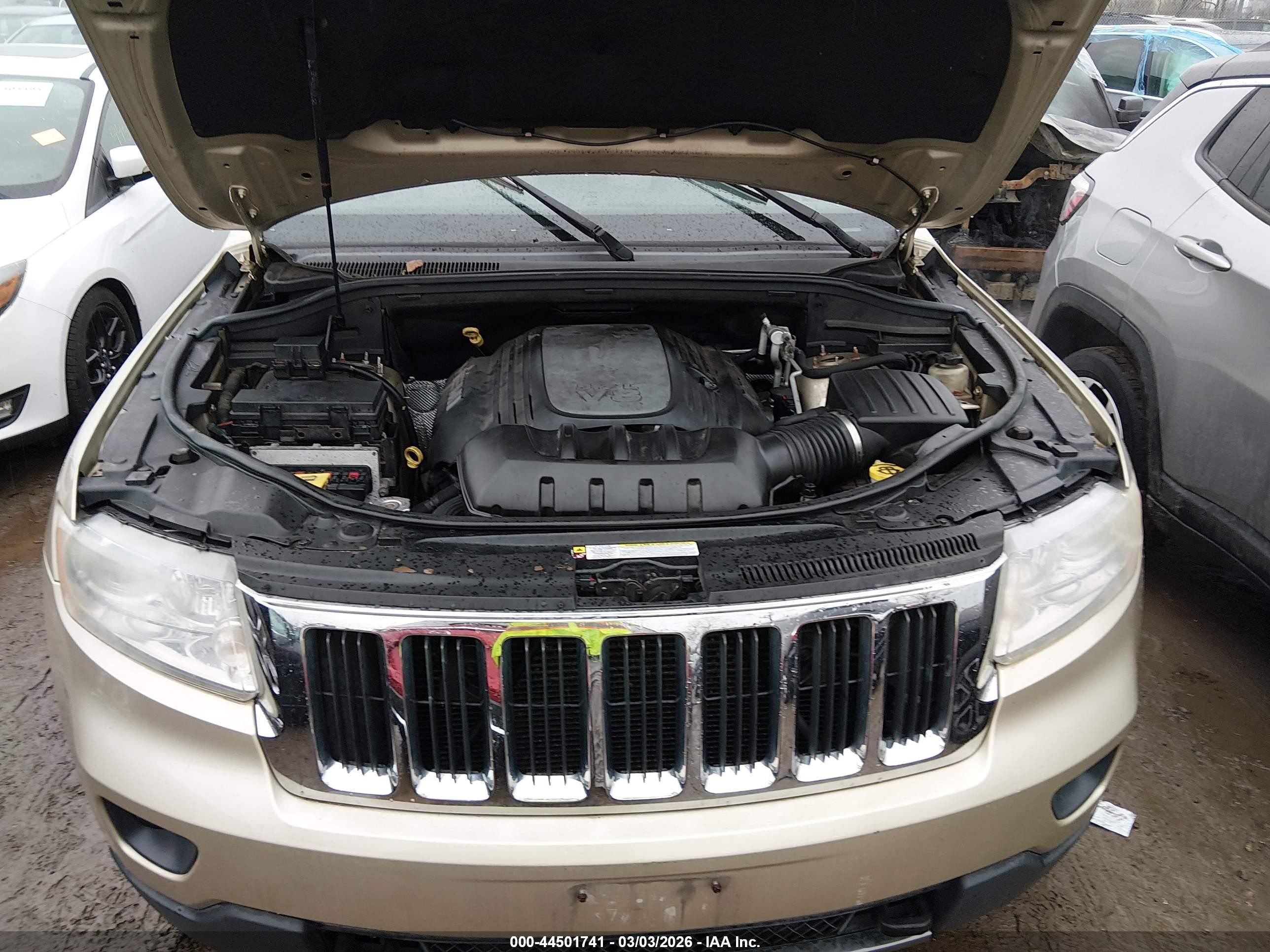 2011 Jeep Grand Cherokee Limited Gold vin: 1J4RR5GT3BC575599