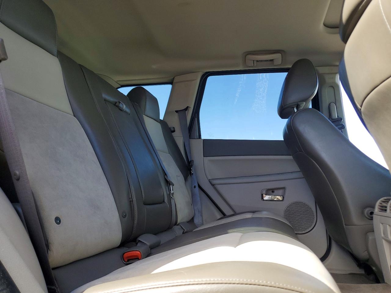 2010 Jeep Grand Cherokee Limited Beige vin: 1J4RR5GT6AC151235