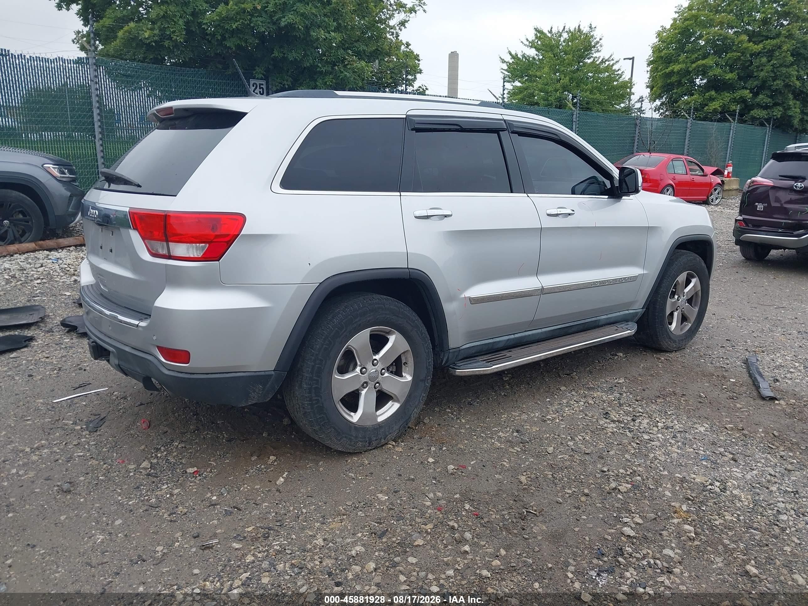 2011 Jeep Grand Cherokee Limited Silver vin: 1J4RR5GT7BC552004