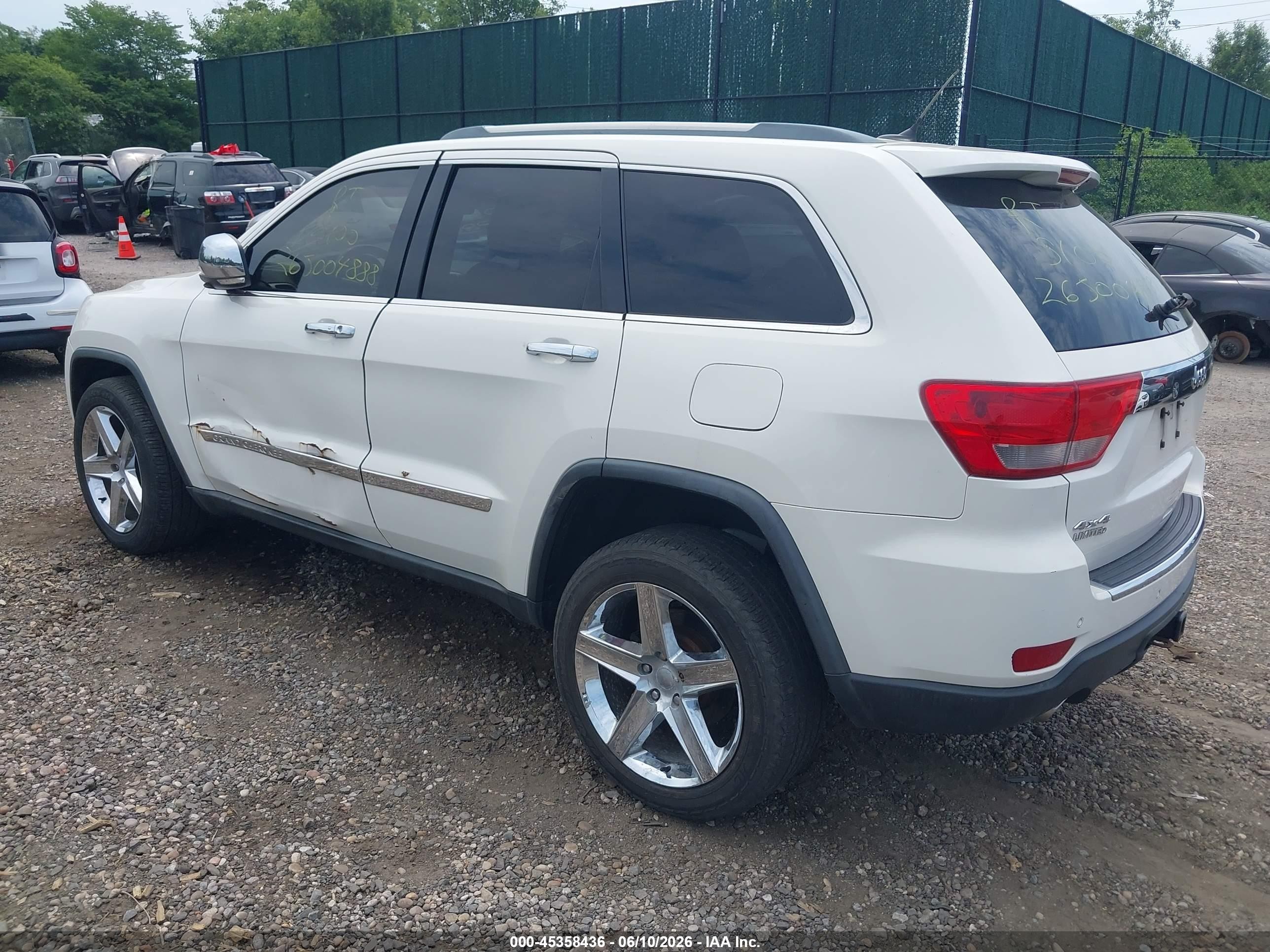 2011 Jeep Grand Cherokee Limited White vin: 1J4RR5GT8BC603672
