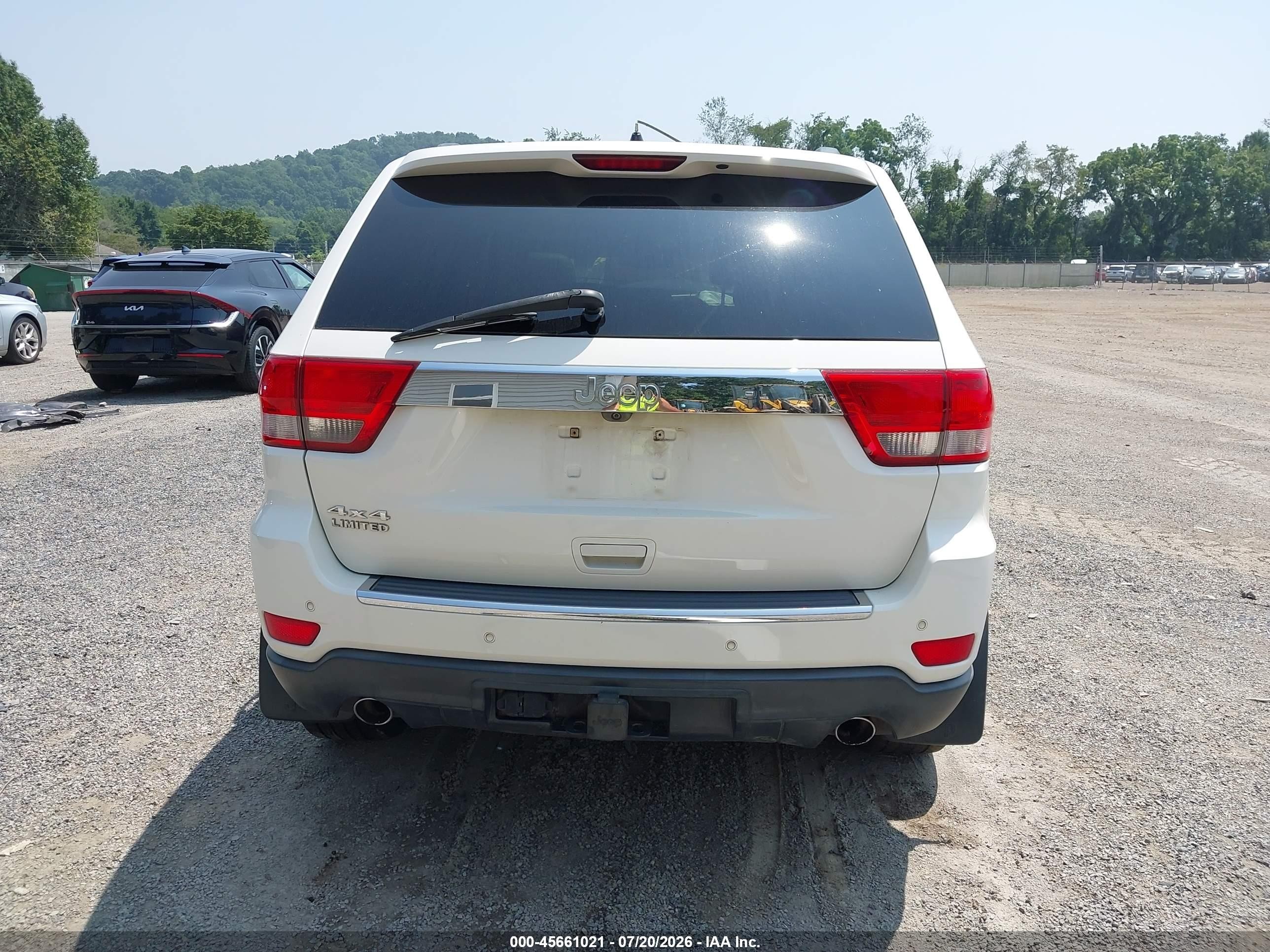 2011 Jeep Grand Cherokee Limited White vin: 1J4RR5GT9BC526147