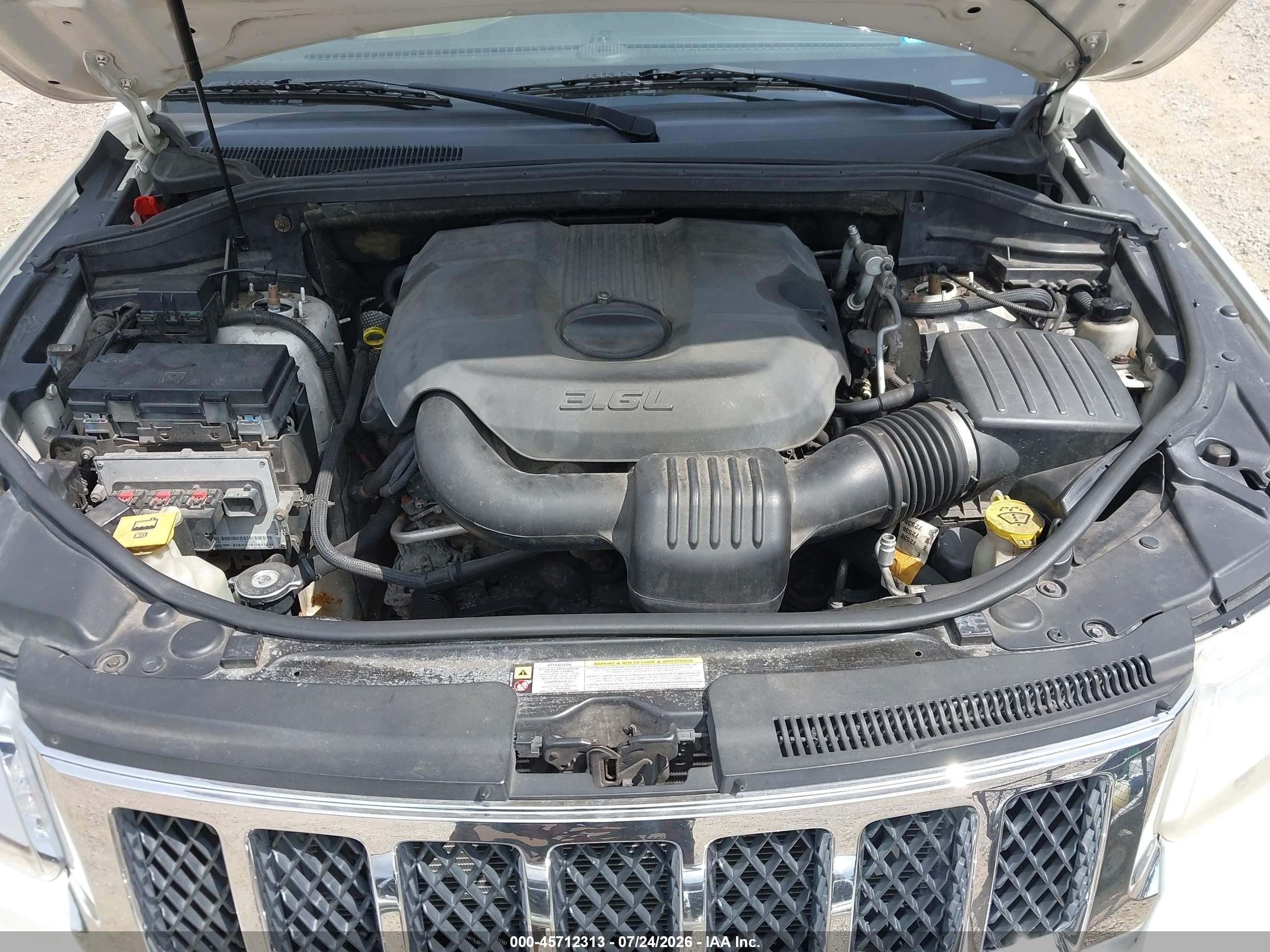 2011 Jeep Grand Cherokee Overland White vin: 1J4RR6GG1BC571673