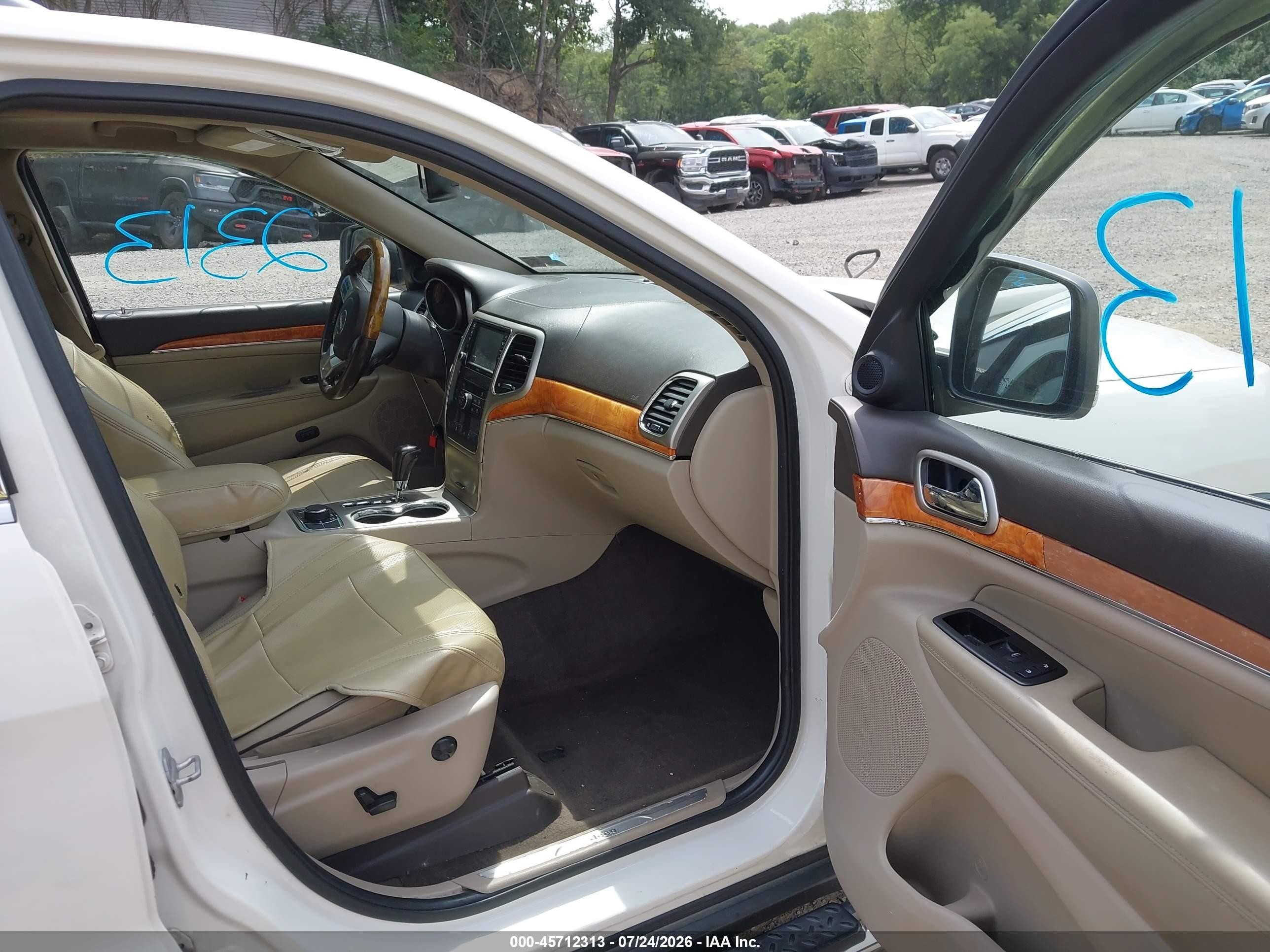 2011 Jeep Grand Cherokee Overland White vin: 1J4RR6GG1BC571673