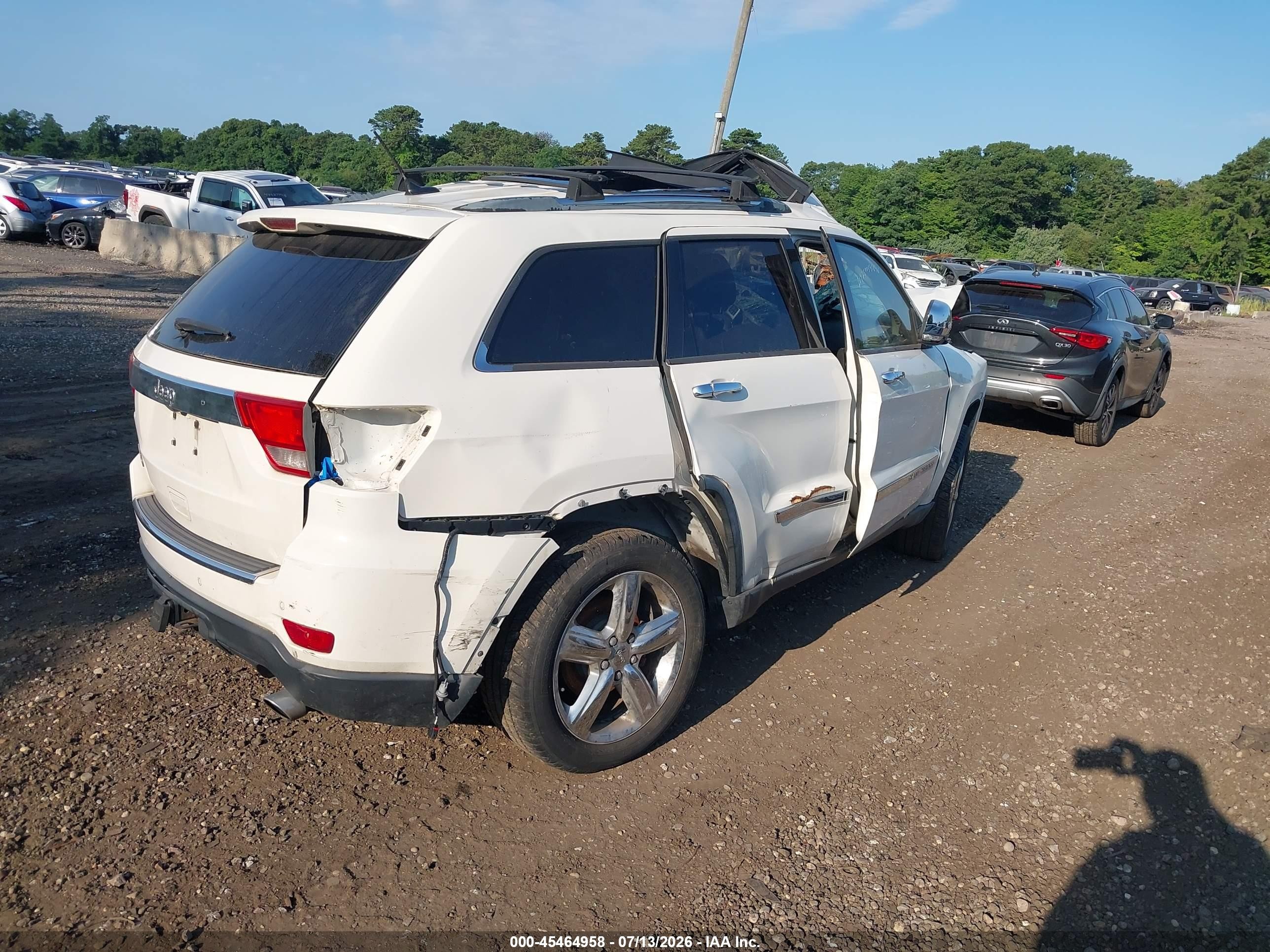 2011 Jeep Grand Cherokee Overland White vin: 1J4RR6GG3BC657826