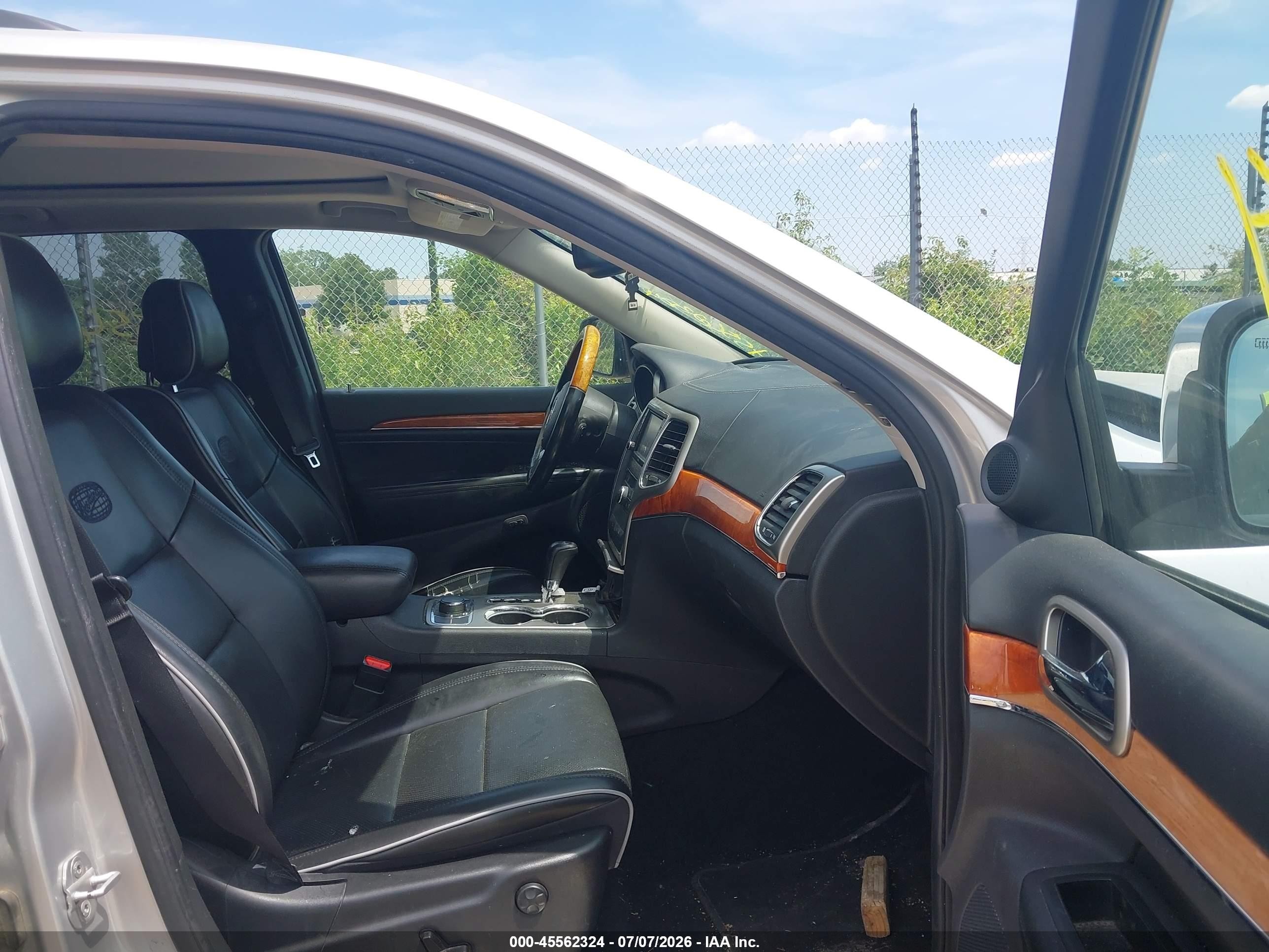 2011 Jeep Grand Cherokee Overland Silver vin: 1J4RR6GG4BC517817
