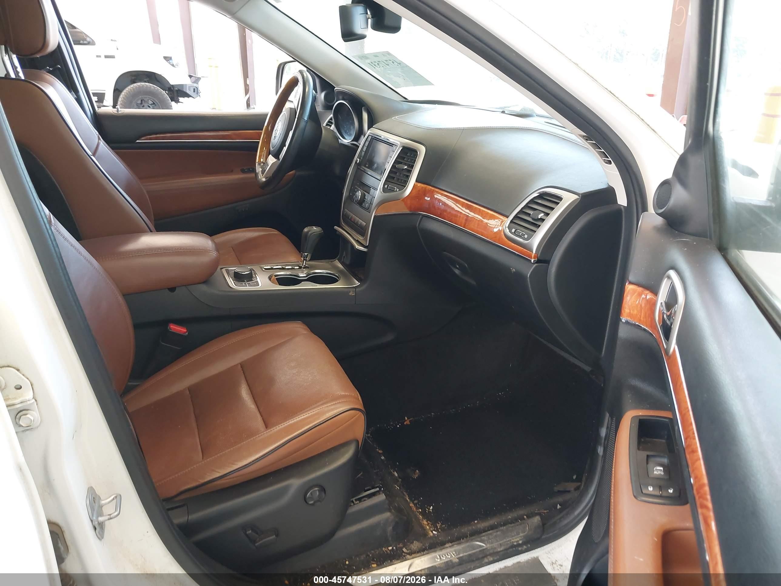 2011 Jeep Grand Cherokee Overland White vin: 1J4RR6GG7BC635859