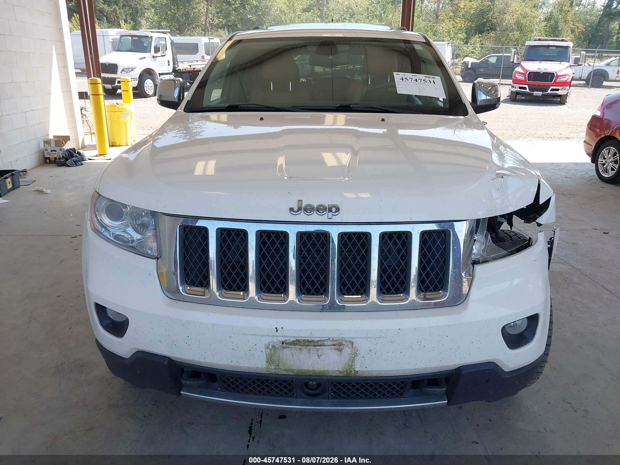 2011 Jeep Grand Cherokee Overland White vin: 1J4RR6GG7BC635859