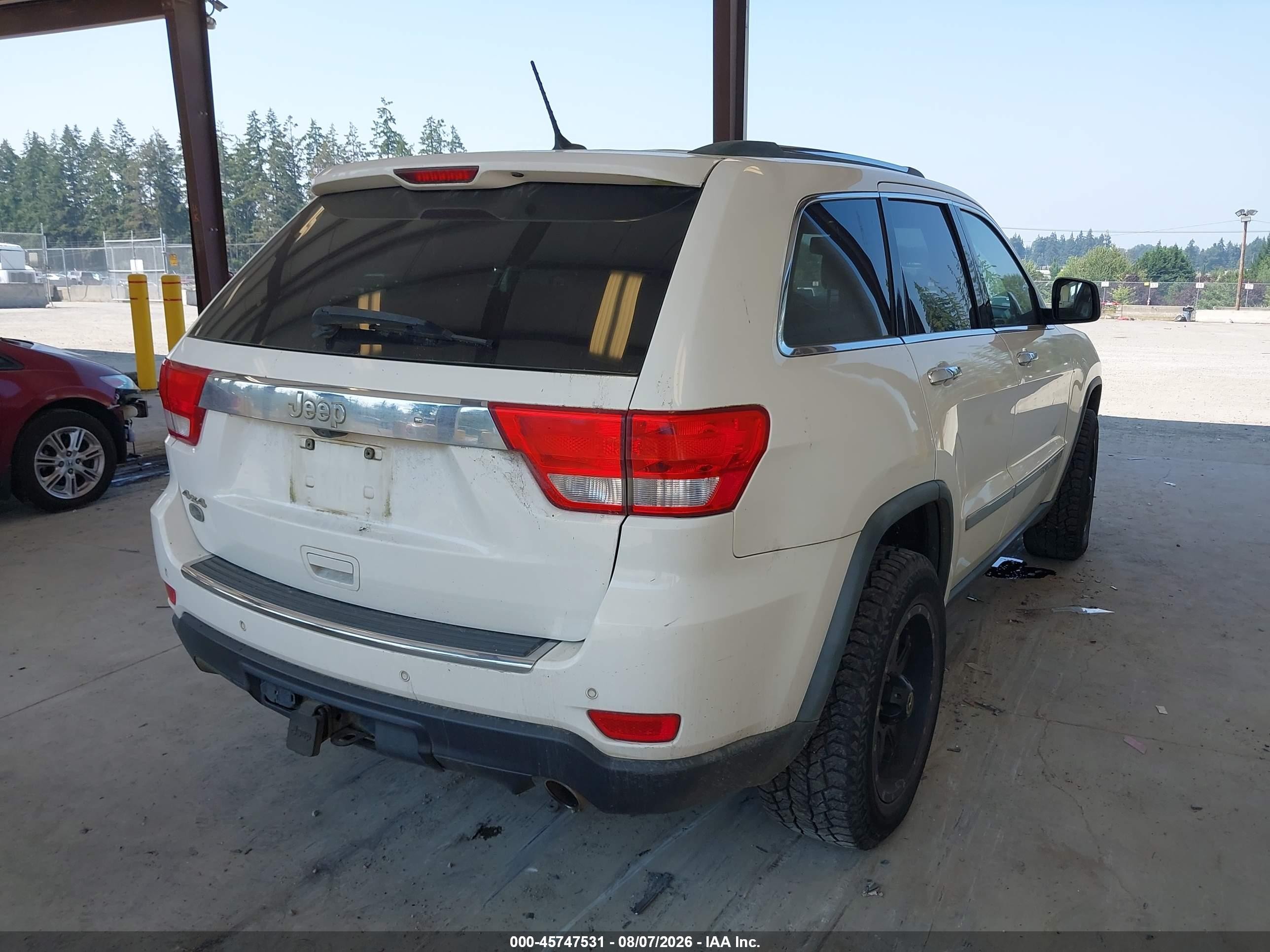 2011 Jeep Grand Cherokee Overland White vin: 1J4RR6GG7BC635859