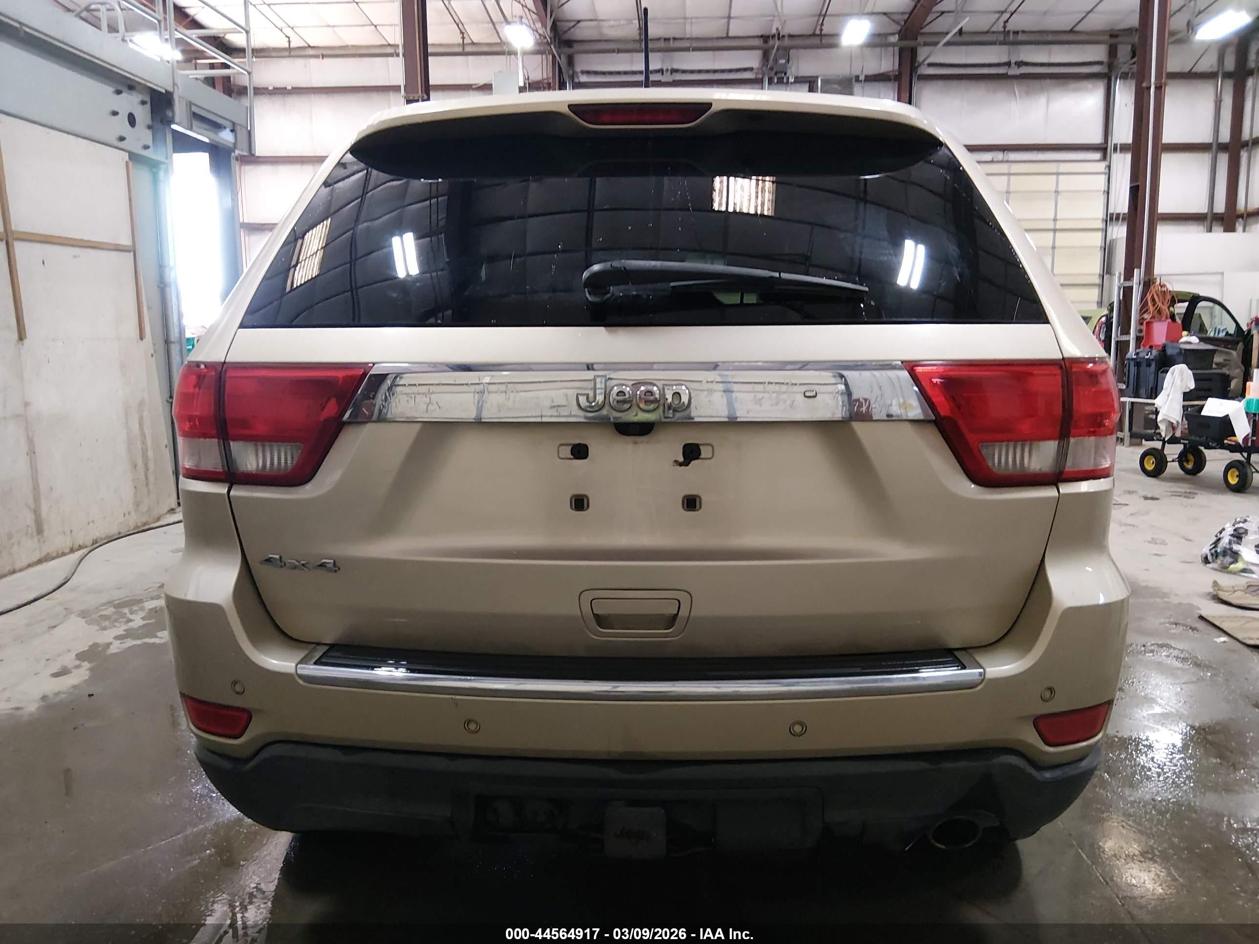 2011 Jeep Grand Cherokee Overland Tan vin: 1J4RR6GG9BC636303