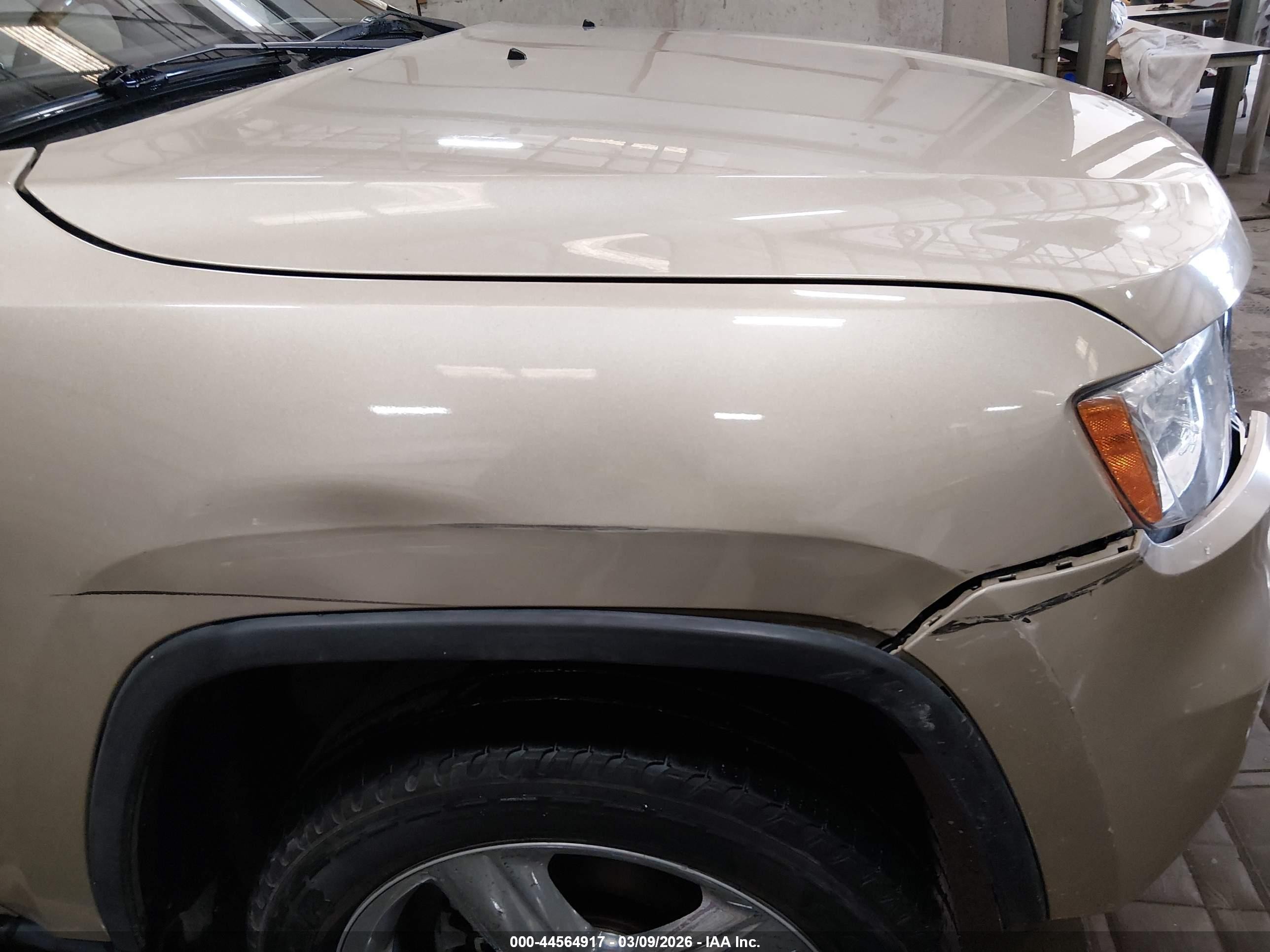 2011 Jeep Grand Cherokee Overland Tan vin: 1J4RR6GG9BC636303