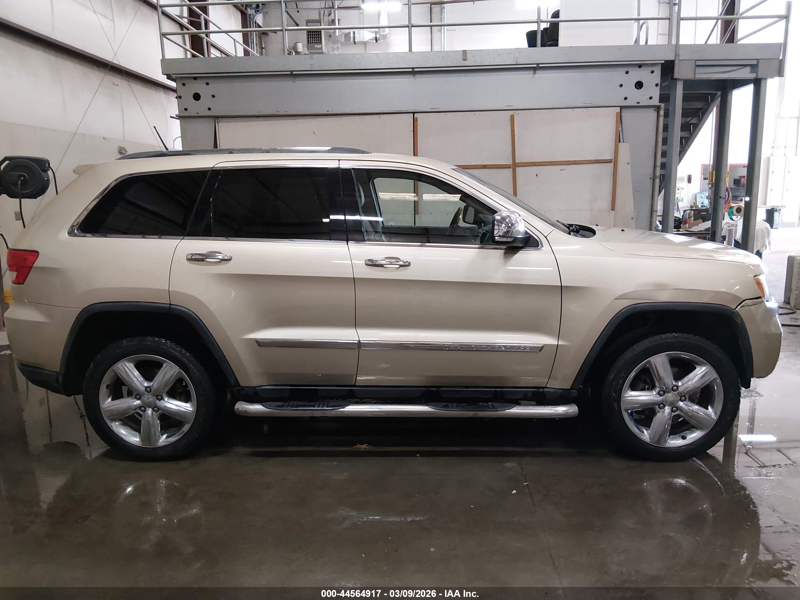 2011 Jeep Grand Cherokee Overland Tan vin: 1J4RR6GG9BC636303